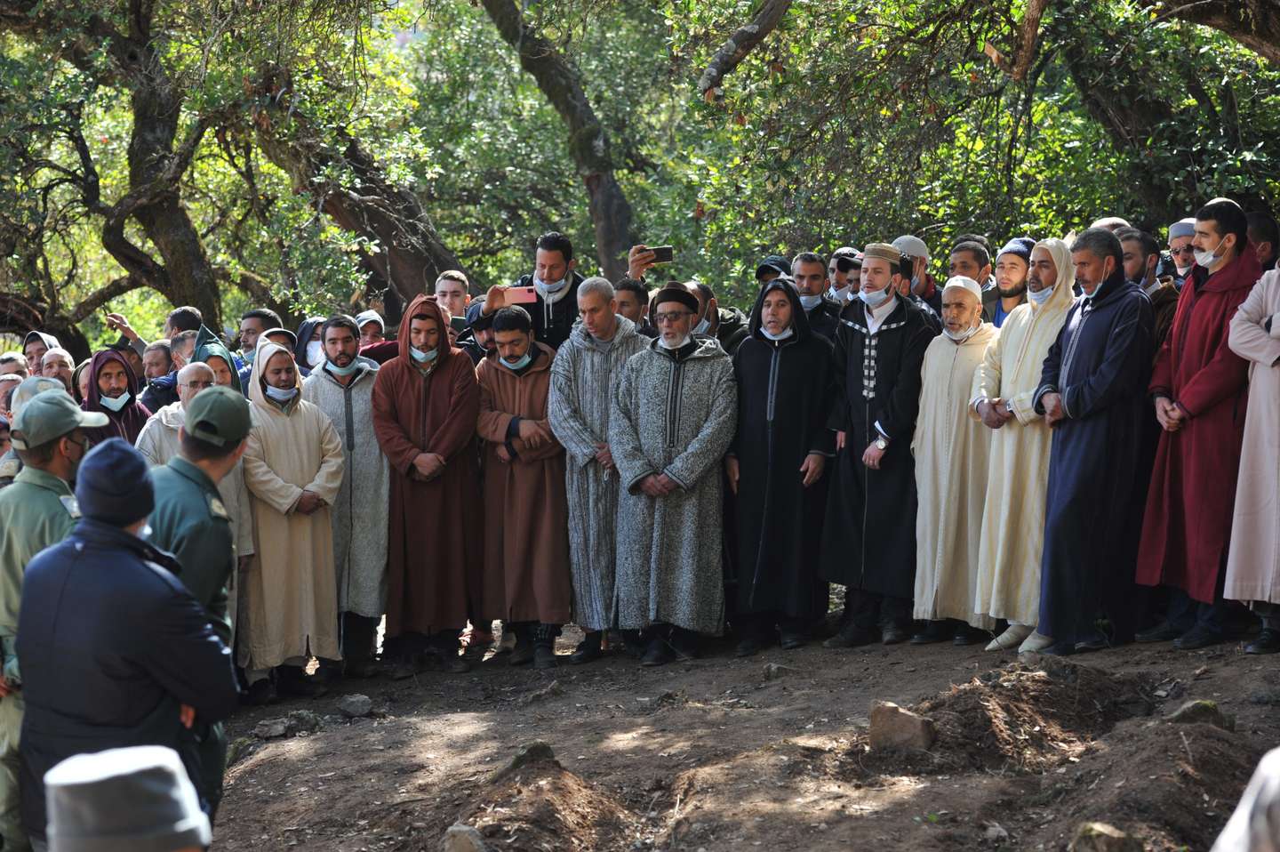 Realizou-se esta segunda-feira o funeral de Rayan, o rapaz de cinco anos que morreu este sábado depois de passar quatro dias preso num poço em Marrocos