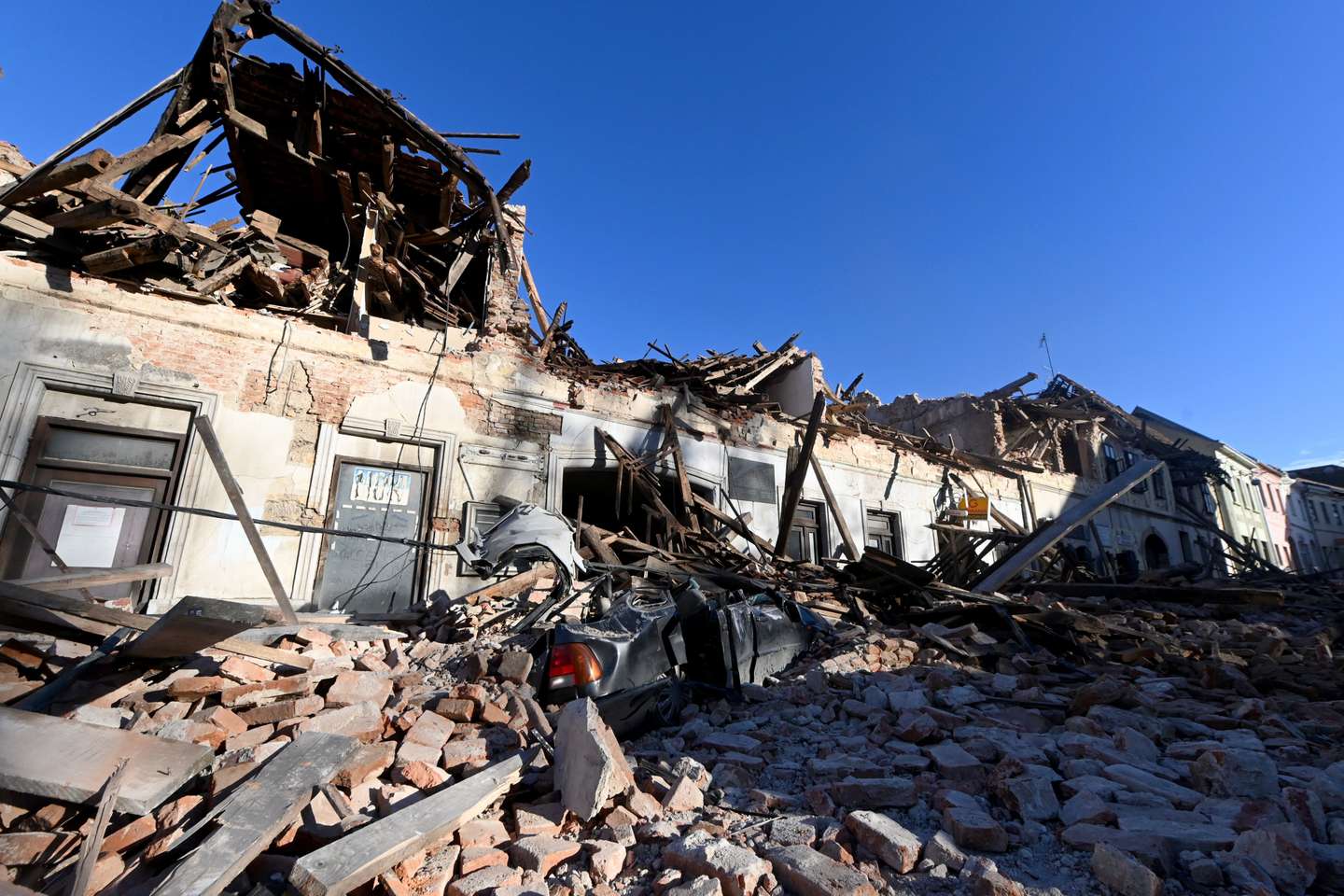 TOPSHOT-CROATIA-QUAKE