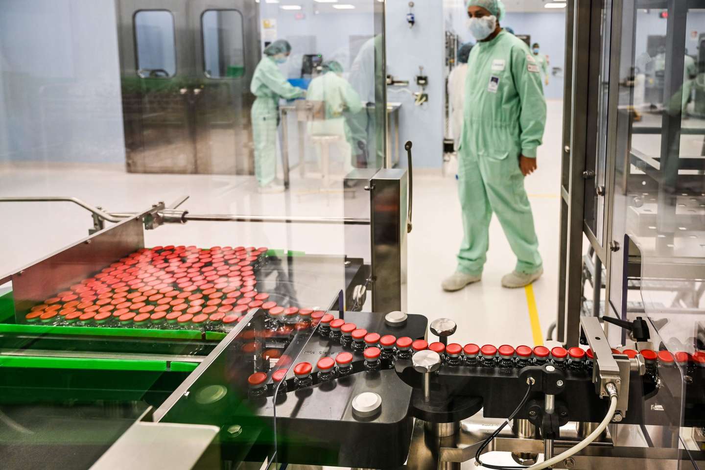 ITALY-HEALTH-VIRUS-SCIENCE-TECHNOLOGY-PHARMACEUTICALS-VACCINE-MA