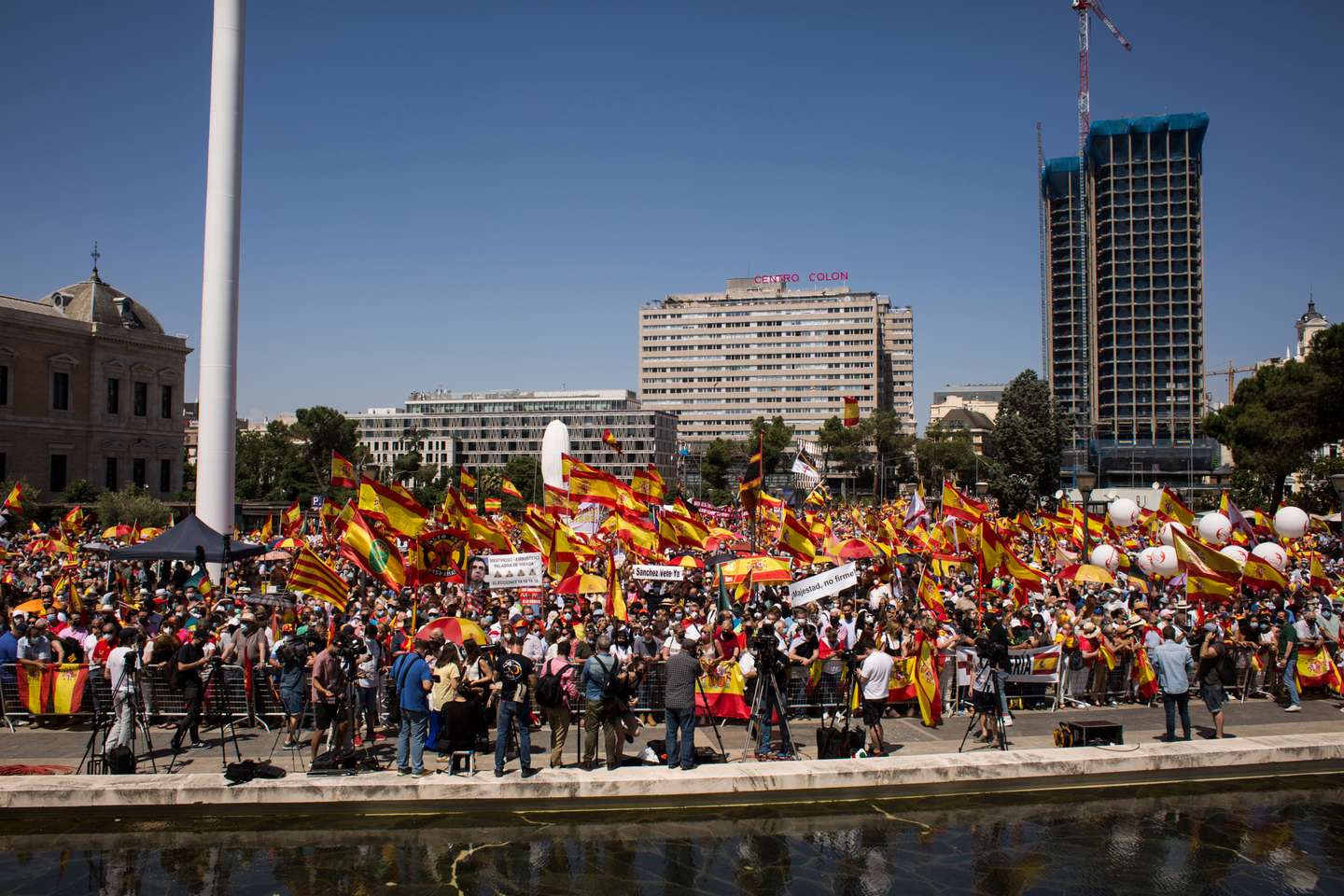 Pp, Vox And Ciudadanos, Participate In A Concentration In Colon (madrid) Against The Pardons To The Prisoners Of The 'proces'.