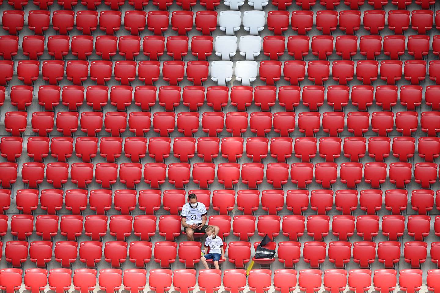 FBL-EURO-2020-2021-MATCH24-POR-GER-FANS