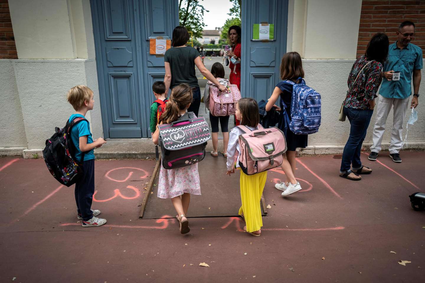 TOPSHOT-FRANCE-HEALTH-VIRUS-EDUCATION