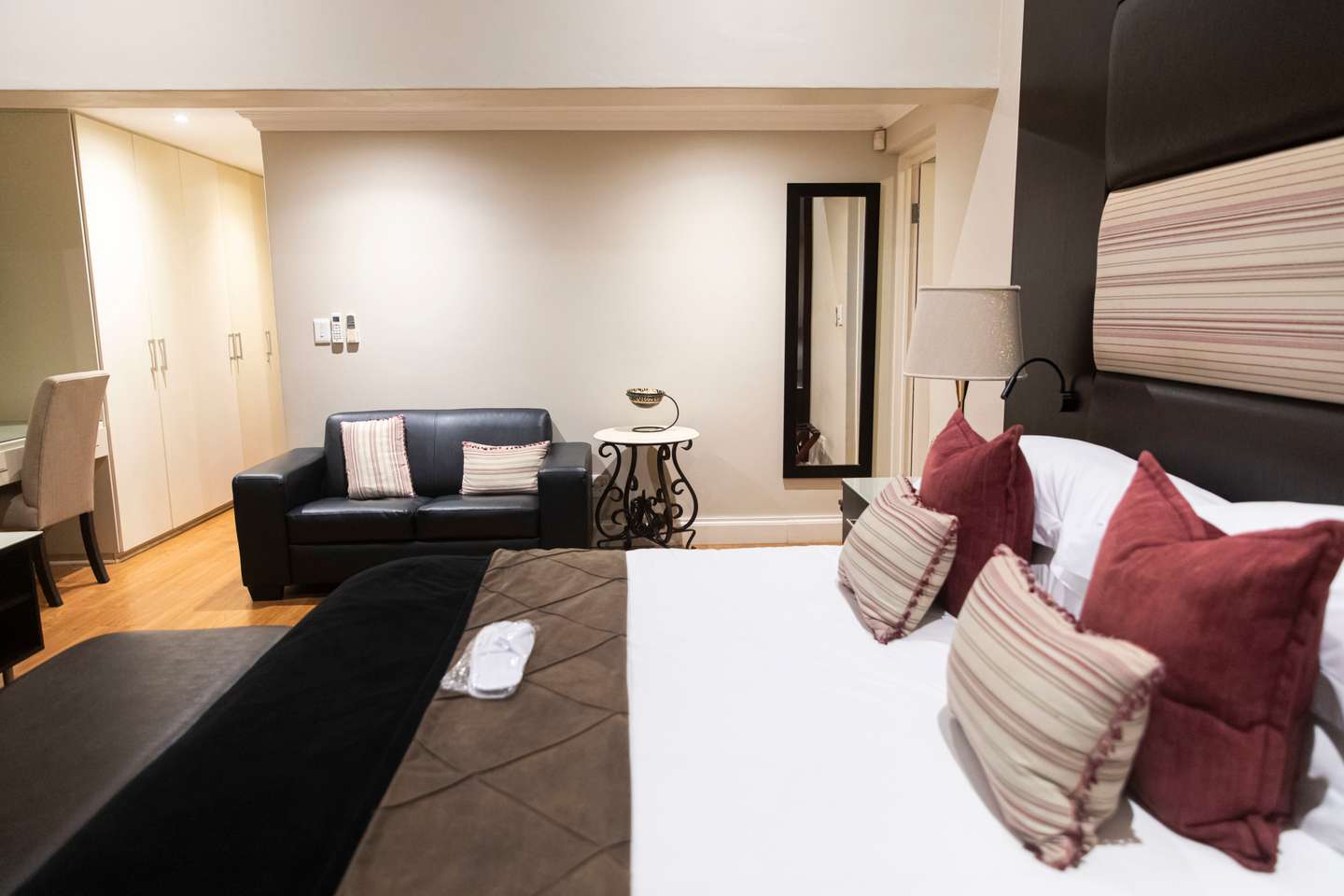 Guest house de luxo onde João Rendeiro foi detido, chama-se Forest Manor e fica no subúrbio de La Lucia da cidade de Durban, na África do Sul. O ex-banqueiro João Rendeiro foi preso no dia 11 de dezembro, num hotel em Durban, na província sul-africana do KwaZulu-Natal, numa operação que resultou da cooperação entre as polícias portuguesa, angolana e sul-africana. Durban, África do Sul, 17 de dezembro de 2021. JOÃO PORFÍRIO/OBSERVADOR