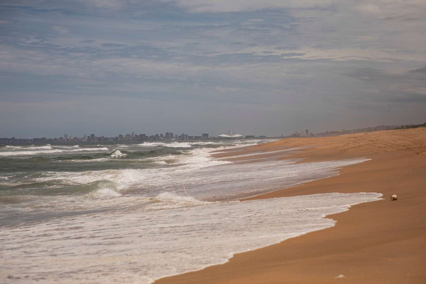 Reportagem sobre o bairro onde João Rendeiro viveu nos últimos dias antes de ser detido pelas autoridades sul-africanas. O ex-banqueiro João Rendeiro foi preso no dia 11 de dezembro, num hotel em Durban, na província sul-africana do KwaZulu-Natal, numa operação que resultou da cooperação entre as polícias portuguesa, angolana e sul-africana. Durban, África do Sul, 19 de dezembro de 2021. JOÃO PORFÍRIO/OBSERVADOR