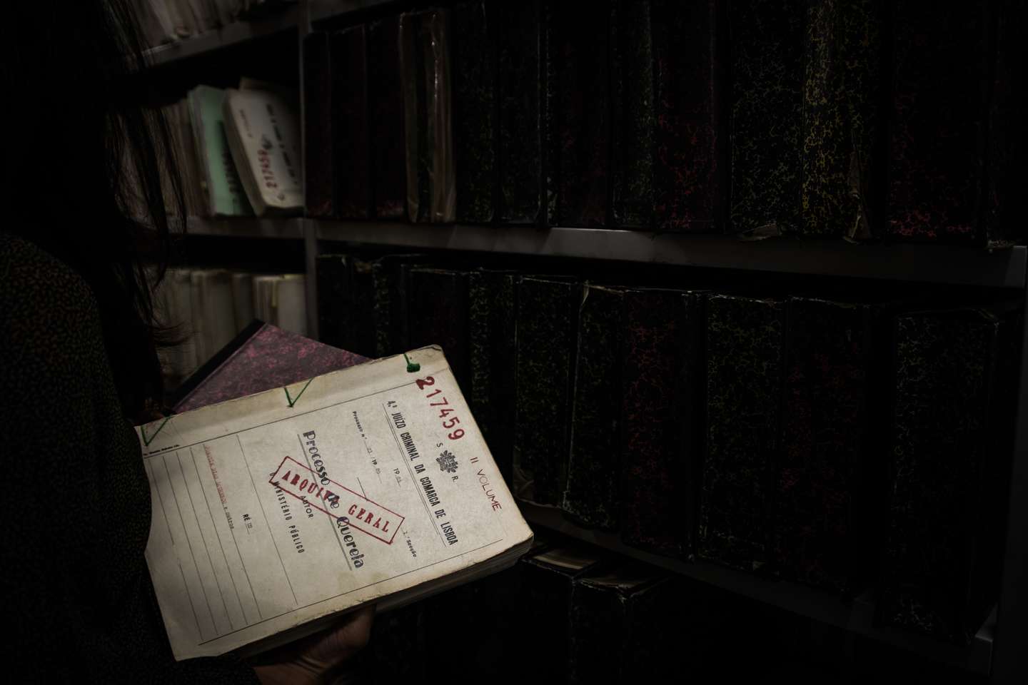 Grande reportagem sobre as FP-25. Forças Populares 25 de Abril foram uma organização terrorista de extrema-esquerda que operou em Portugal entre 1980 e 1987. Parte significativa dos seus militantes procediam das antigas Brigadas Revolucionárias, organização portuguesa de extrema-esquerda criada no início dos anos 70 por dissidentes do PCP. Fotografias do processo das FP-25 que se encontra no arquivo do Tribunal de Lisboa. JOÃO PORFÍRIO/OBSERVADOR