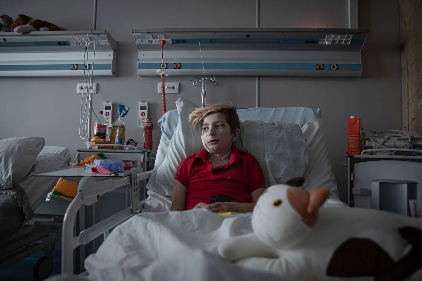 Reportagem no maior hospital pediátrico de Kiev numa altura em que estão a receber crianças que chegam feridas devido à guerra entre a Ucrânia e a Rússia. A Rússia, a mando do seu presidente, Vladimir Putin, invadiu a Ucrânia no passado dia 24 de fevereiro de 2022. Kiev, Ucrânia, 17 de março de 2022. JOÃO PORFÍRIO/OBSERVADOR