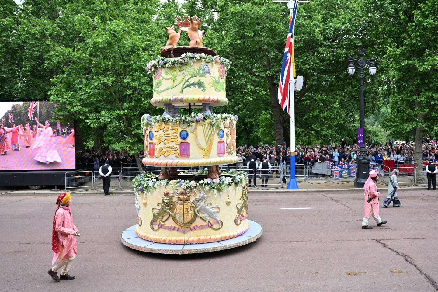 Queen Elizabeth II Platinum Jubilee 2022 - Platinum Pageant