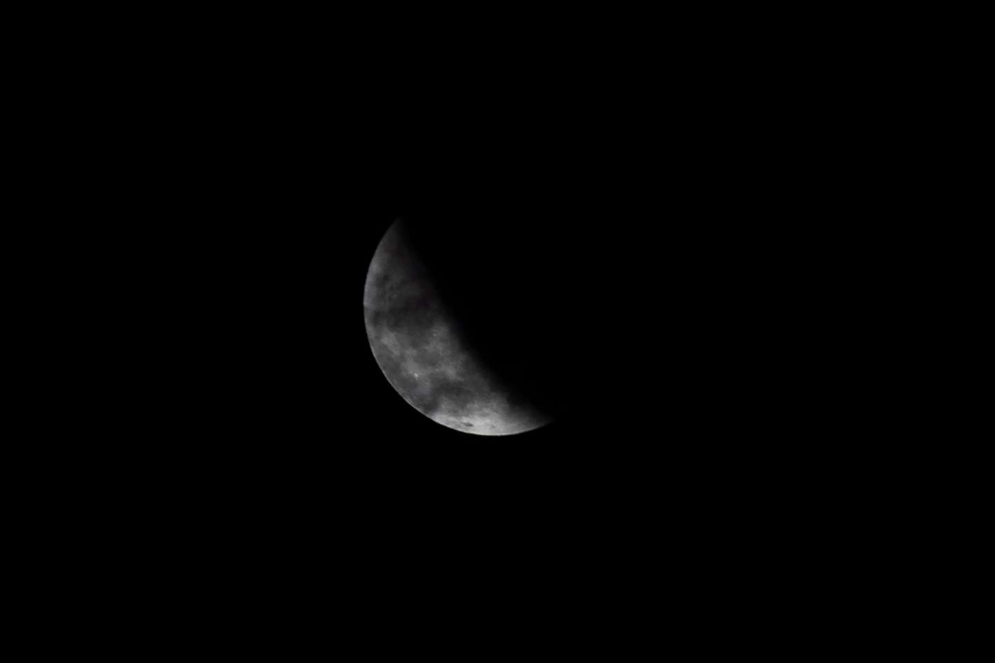 PHILIPPINES-SCIENCE-ASTRONOMY-MOON-ECLIPSE