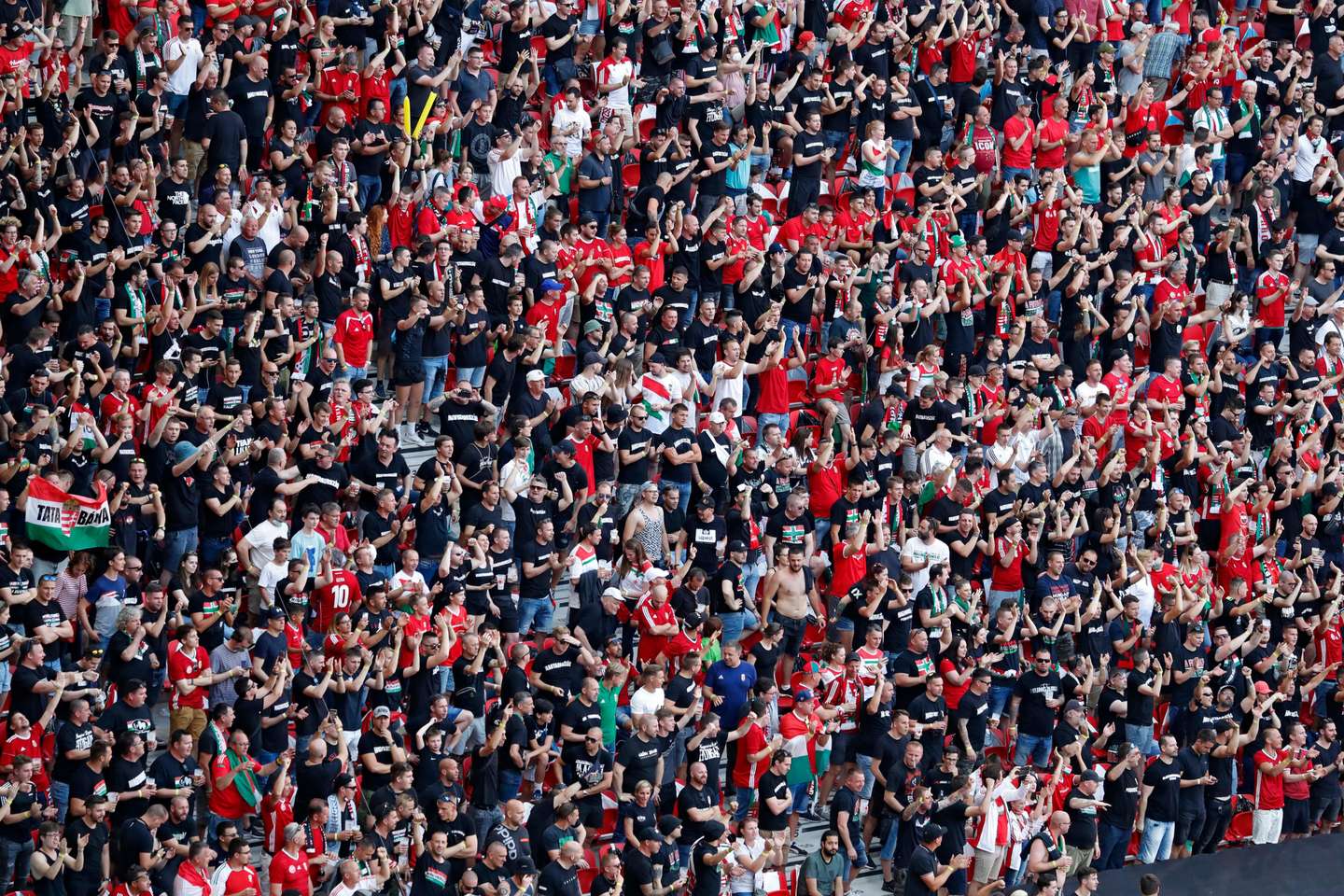 FBL-EURO-2020-2021-MATCH11-HUN-POR-FANS
