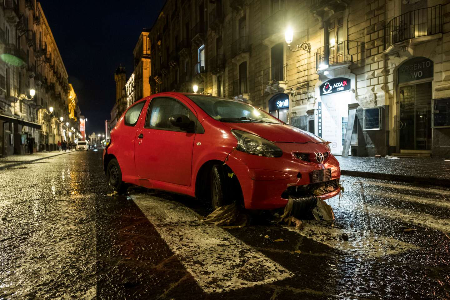 Inundações causadas por tempestade rara em Catania, Itália
