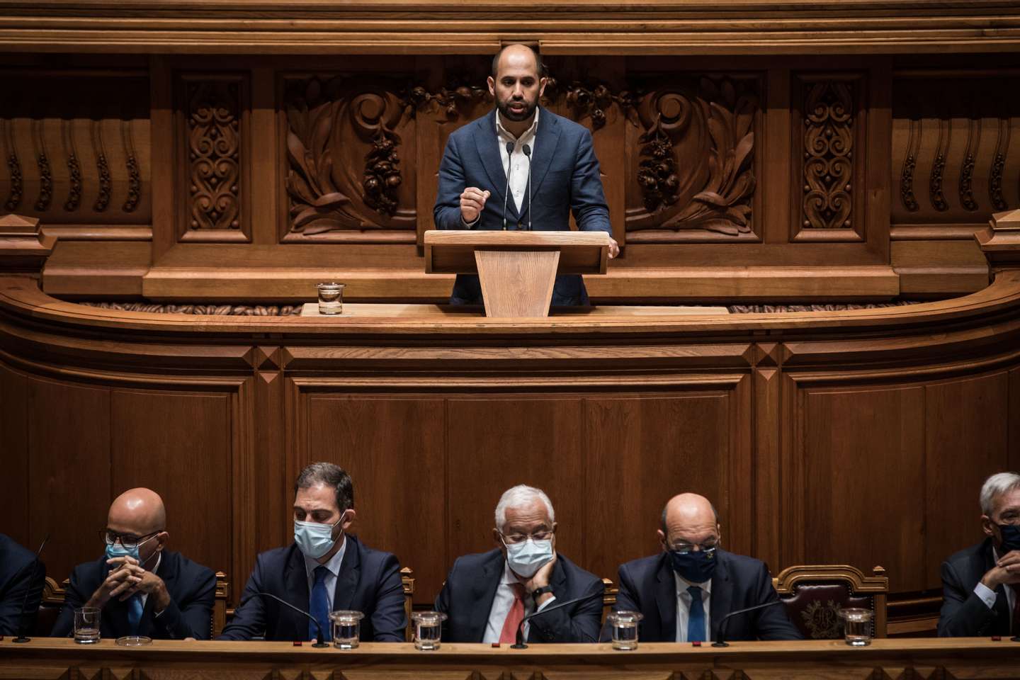 Parlamento: Debate e votação na generalidade ao Orçamento do Estado para 2022, na Assembleia da República. Bloco de Esquerda e PCP votarão contra o orçamento o que provocará a queda do Governo de António Costa e eleições antecipadas. Intervenção do deputado do BE, Pedro Filipe Soares. .Lisboa, 27 de outubro de 2021. JOÃO PORFÍRIO/OBSERVADOR