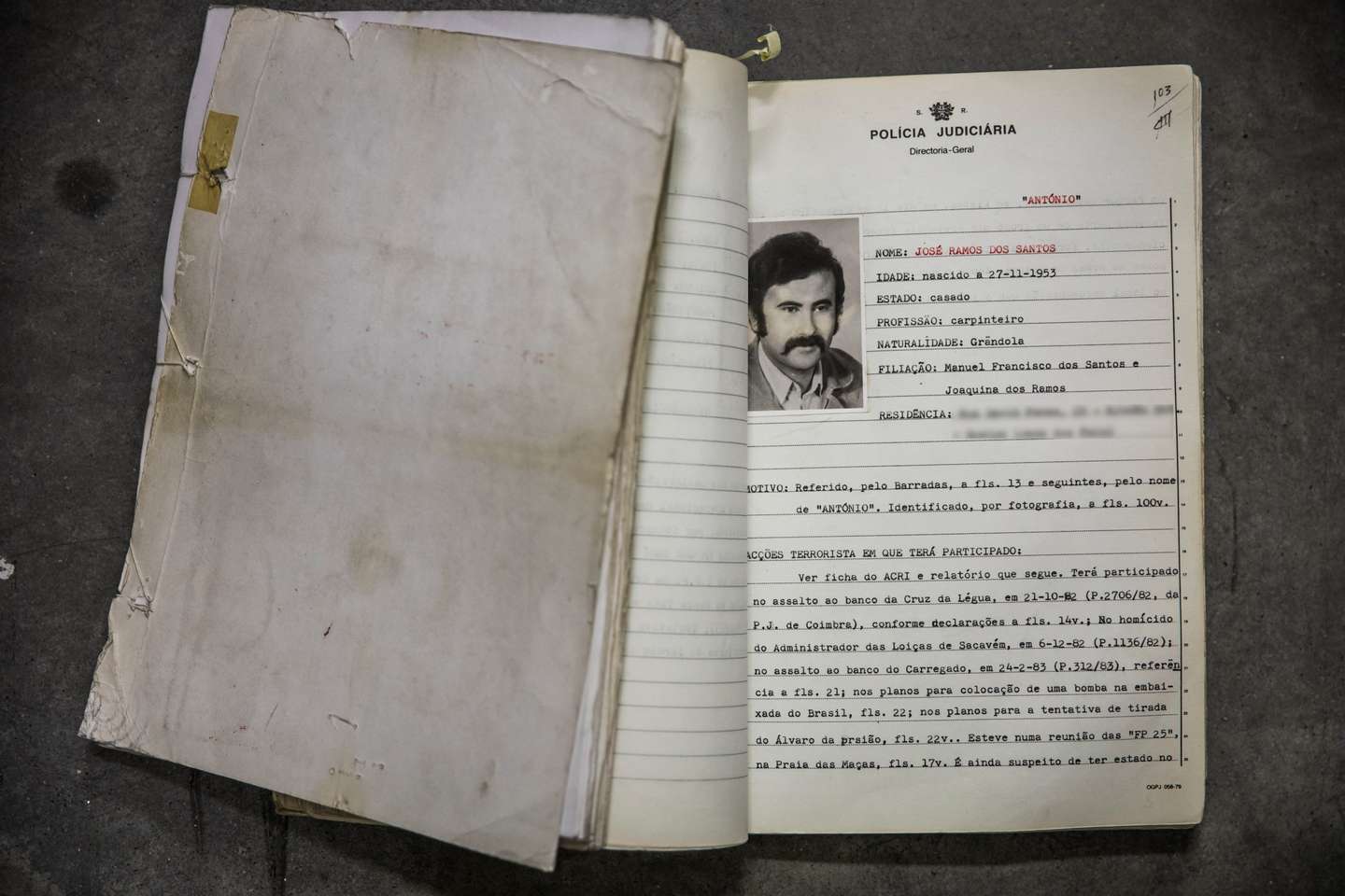 REPORTAGEM FP25: Fotografias dos processos do caso FP25, detidas pela polícia judíciaria. 21 de Dezembro de 2021 JOÃO PORFÍRIO/OBSERVADOR