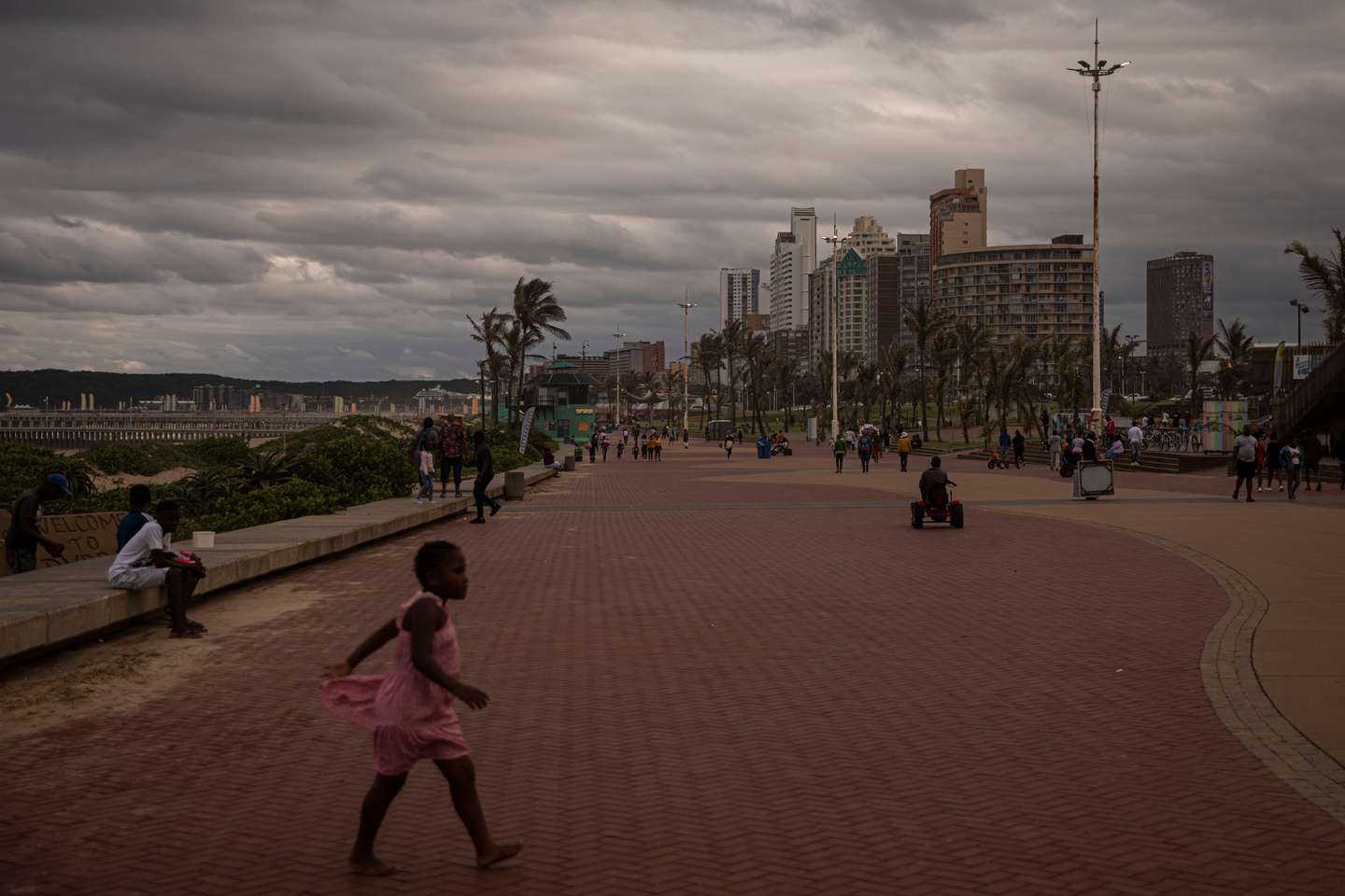 Reportagem sobre o bairro onde João Rendeiro viveu nos últimos dias antes de ser detido pelas autoridades sul-africanas. O ex-banqueiro João Rendeiro foi preso no dia 11 de dezembro, num hotel em Durban, na província sul-africana do KwaZulu-Natal, numa operação que resultou da cooperação entre as polícias portuguesa, angolana e sul-africana. Zona mais turística de Durban onde se situa as principais praias e marinas. Durban, África do Sul, 19 de dezembro de 2021. JOÃO PORFÍRIO/OBSERVADOR