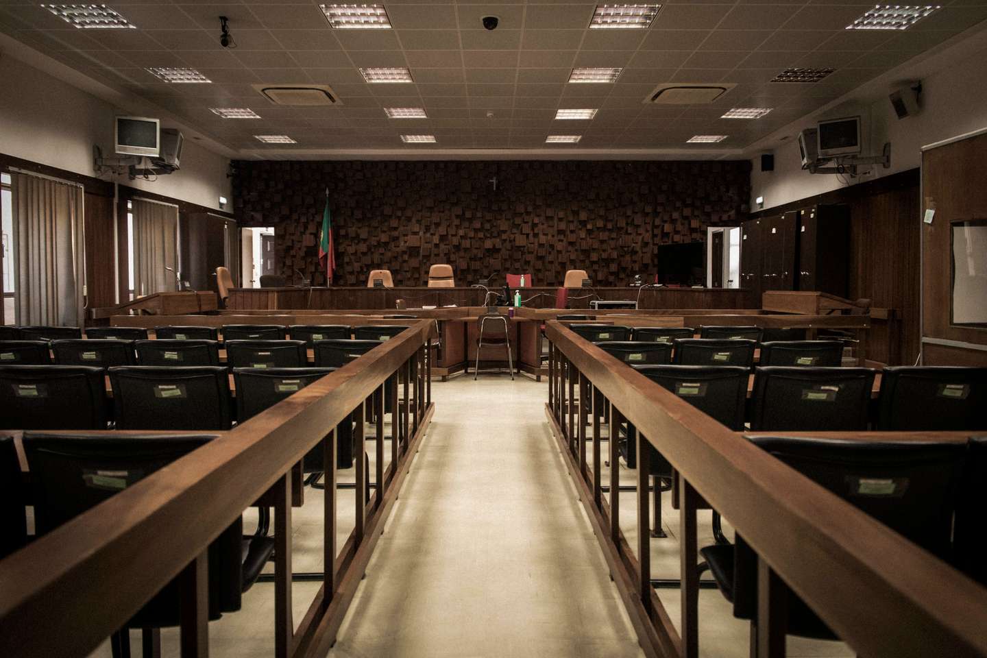 Entrevista a Francisco Amaro, no tribunal de Monsanto. Grande reportagem sobre as FP-25. Forças Populares 25 de Abril foram uma organização terrorista de extrema-esquerda que operou em Portugal entre 1980 e 1987. Parte significativa dos seus militantes procediam das antigas Brigadas Revolucionárias, organização portuguesa de extrema-esquerda criada no início dos anos 70 por dissidentes do PCP. JOÃO PORFÍRIO/OBSERVADOR