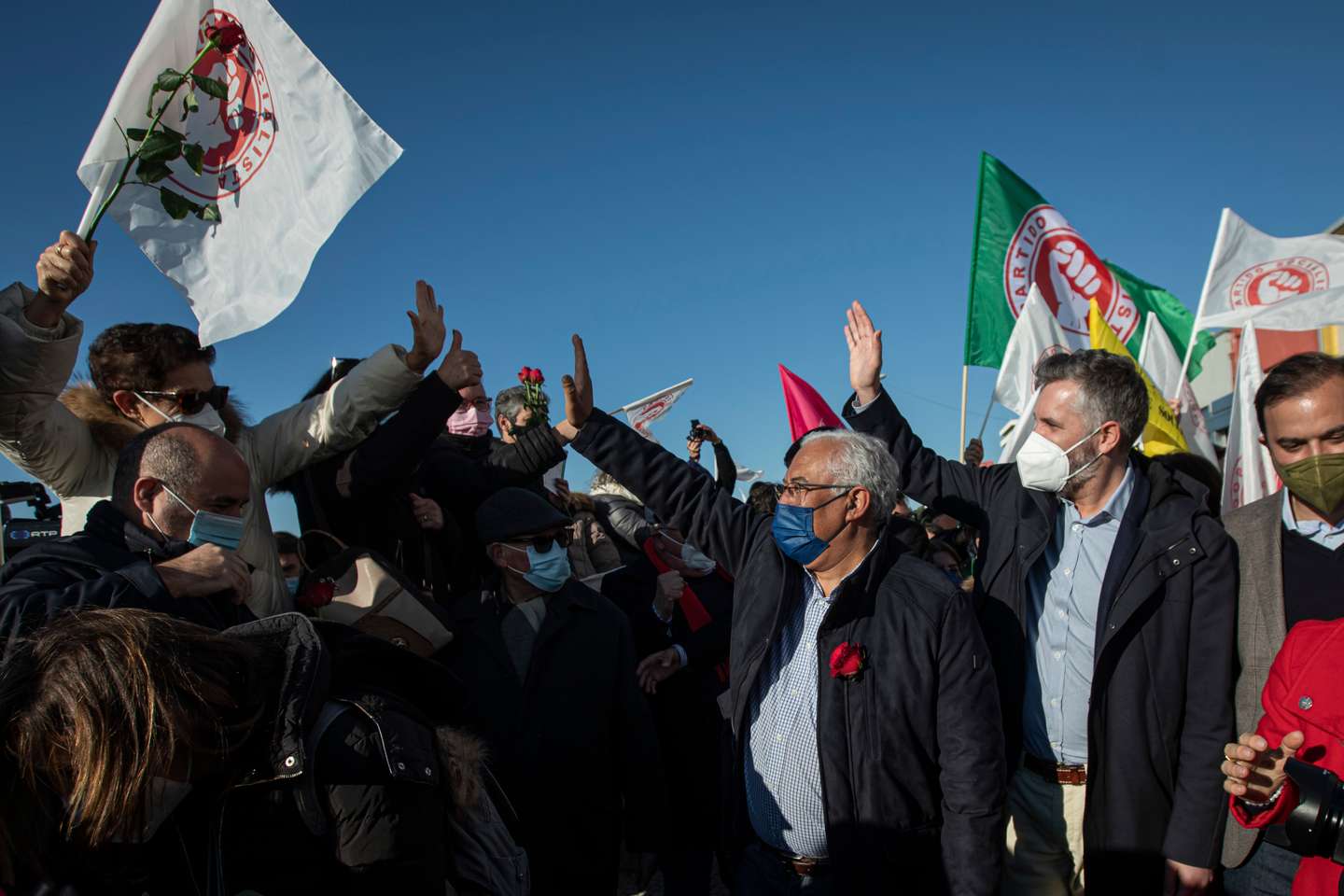 Campanhas para as eleições legislativas de 2022: Arruada em Espinho do candidato pelo Partido Socialista, António Costa, secretário-geral do PS e candidato a primeiro-ministro. As eleições legislativas realizam-se no próximo dia 30 de janeiro de 2022. Espinho, 22 de janeiro de 2022. JOÃO PORFÍRIO/OBSERVADOR