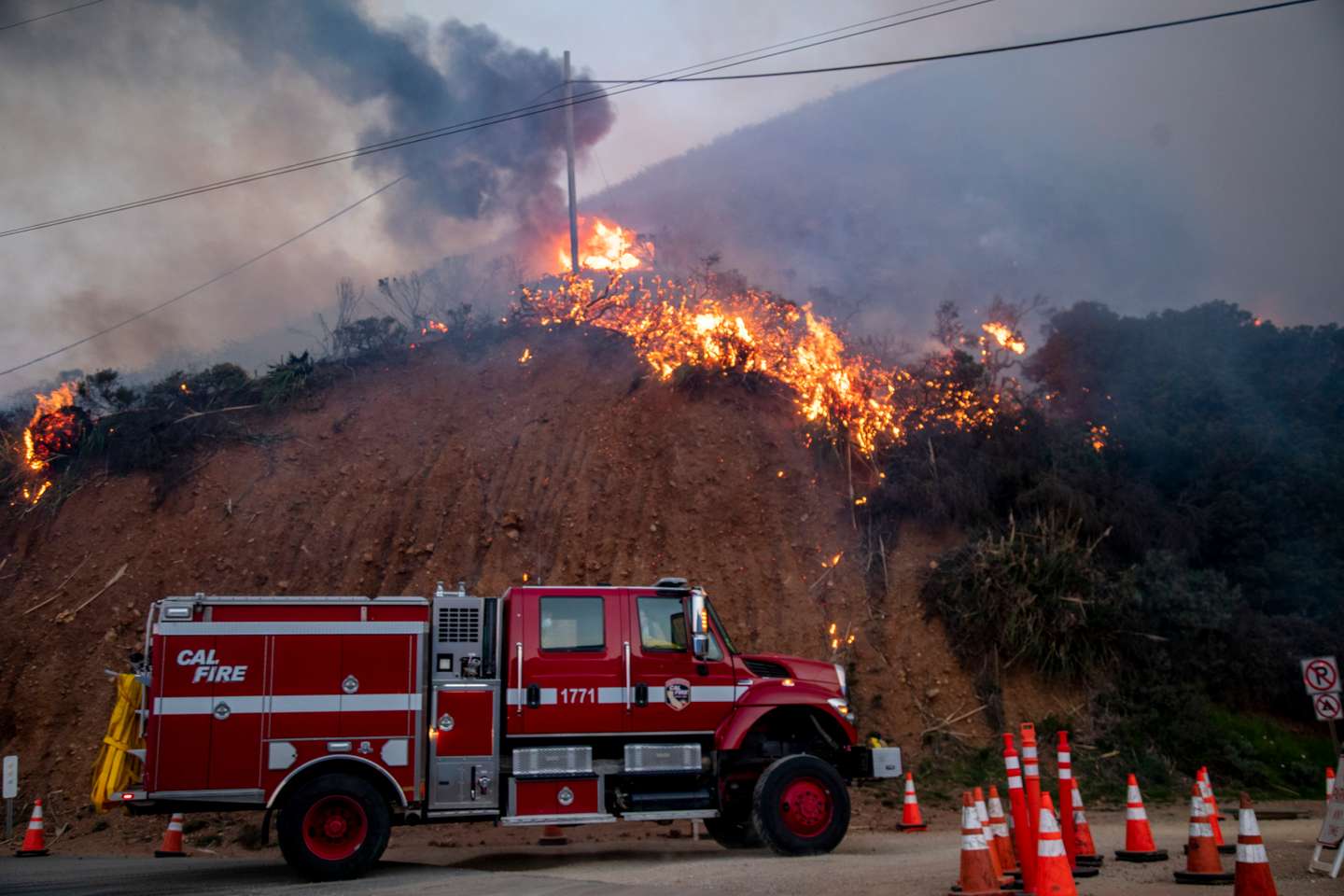 Colorado fire breaks out in Big Sur