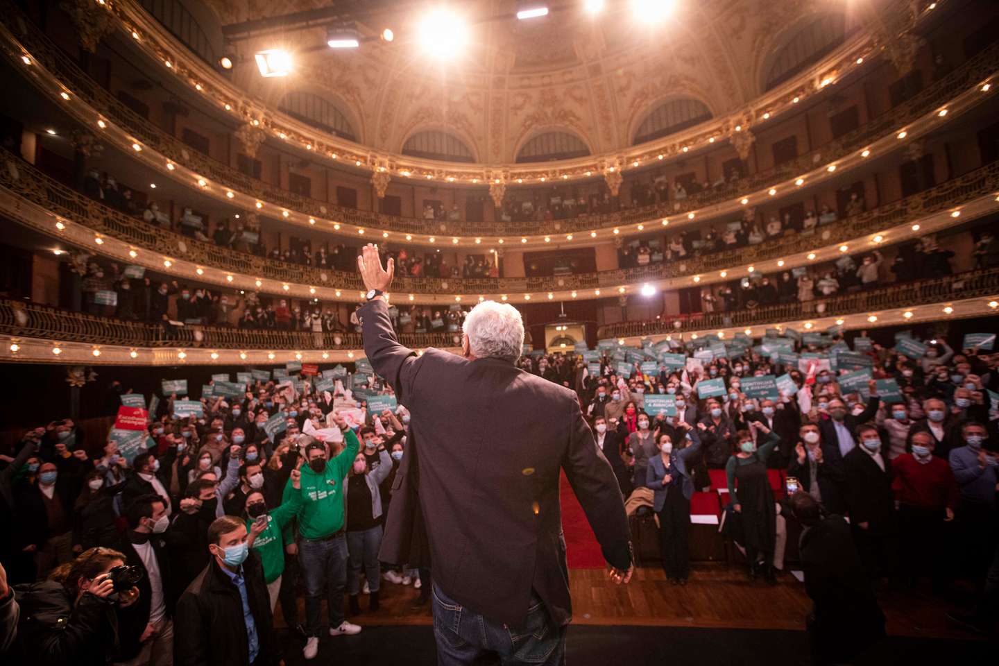 Campanhas para as eleições legislativas de 2022: Comício em Braga do candidato pelo Partido Socialista, António Costa, secretário-geral do PS e candidato a primeiro-ministro. As eleições legislativas realizam-se no próximo dia 30 de janeiro de 2022. Braga, 23 de janeiro de 2022. JOÃO PORFÍRIO/OBSERVADOR