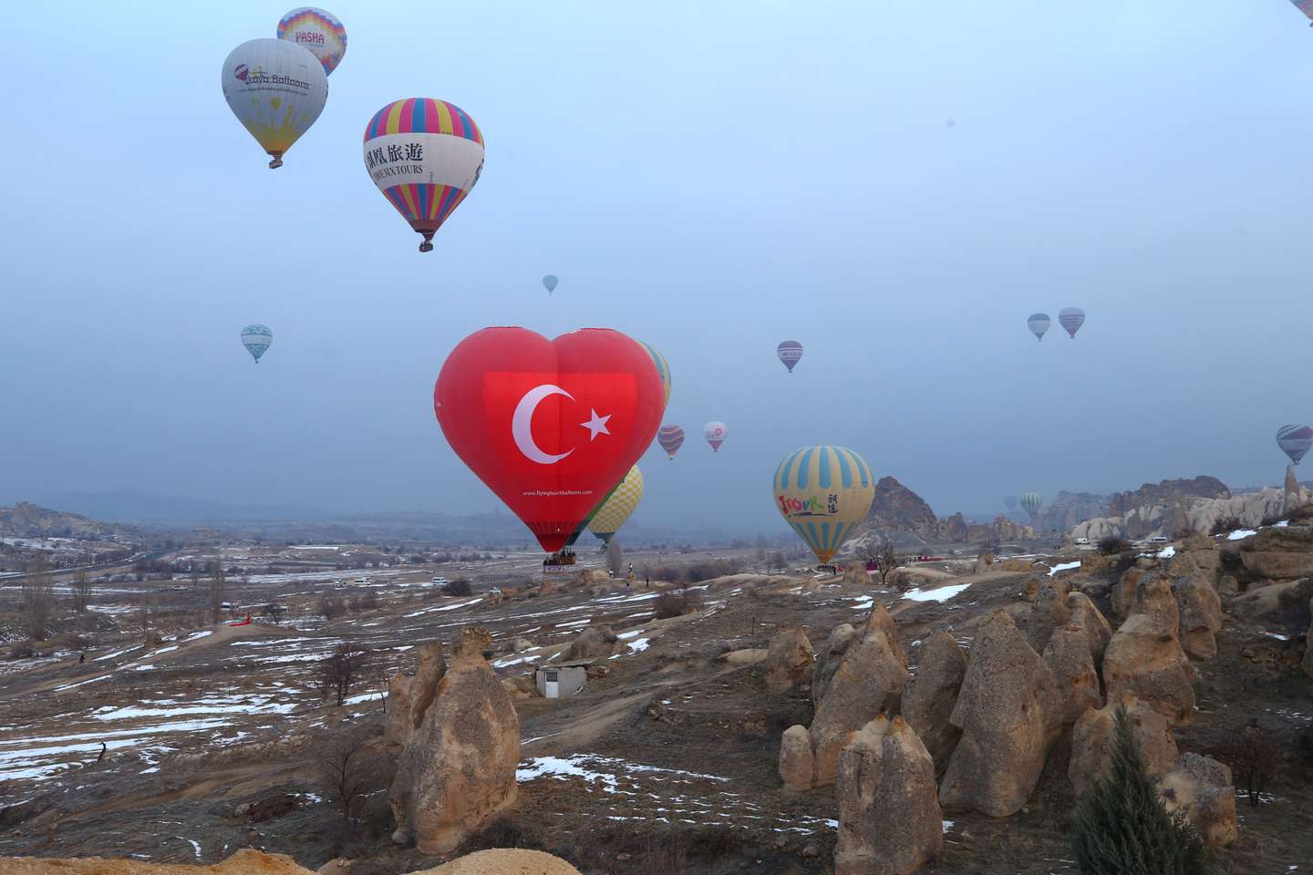 Celebração do Dia de São Valentim, também conhecido como Dia dos Namorados, na Turquia