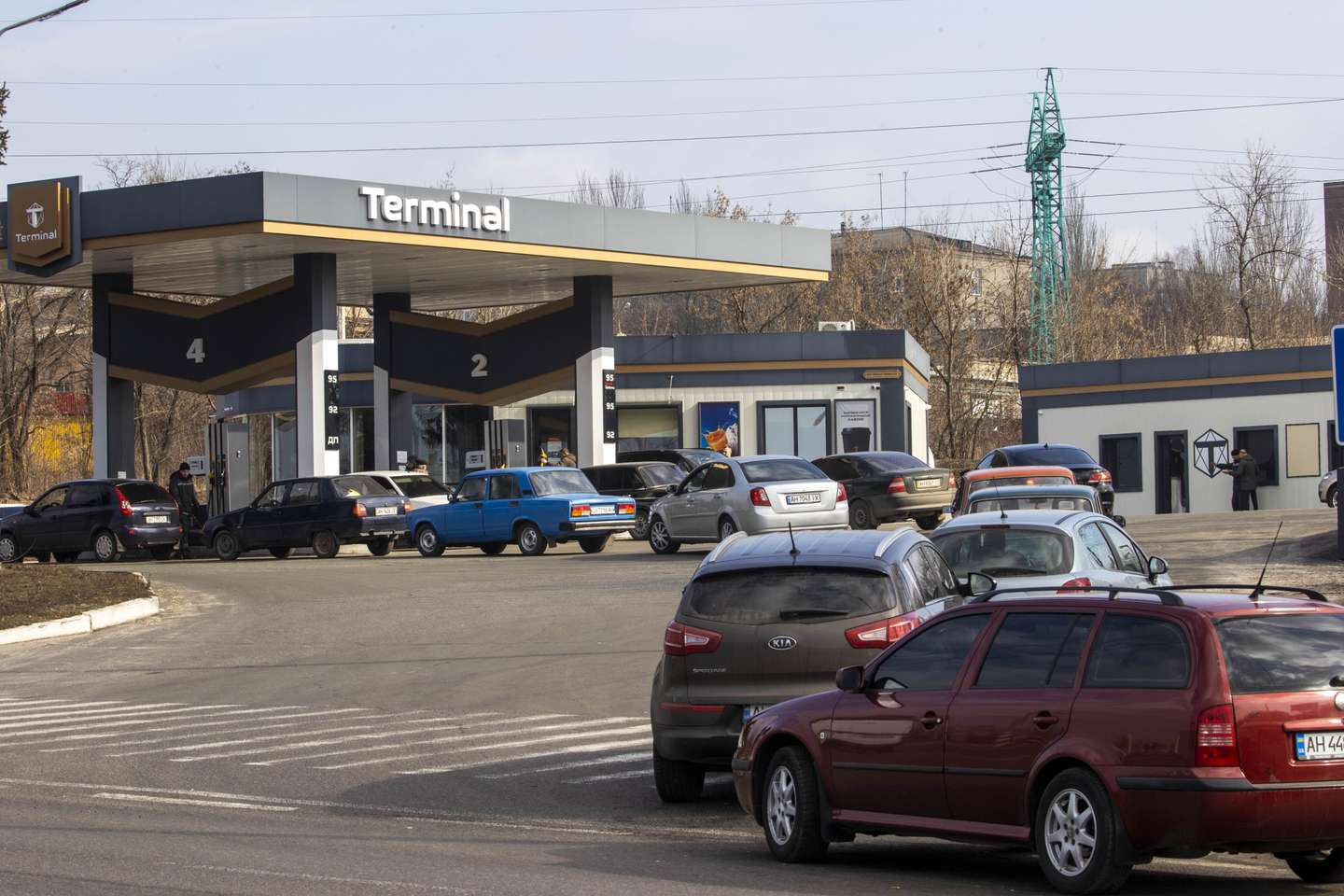 Residents in Ukraine's Donbas describe situation as 'terrifying'