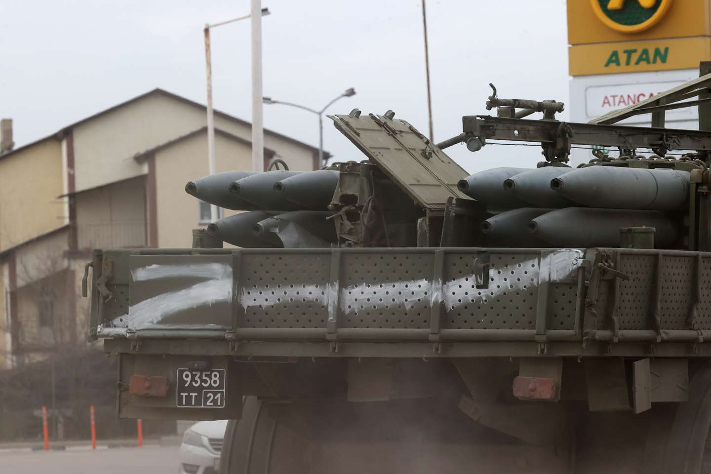 Military hardware moved across Crimea, Russia