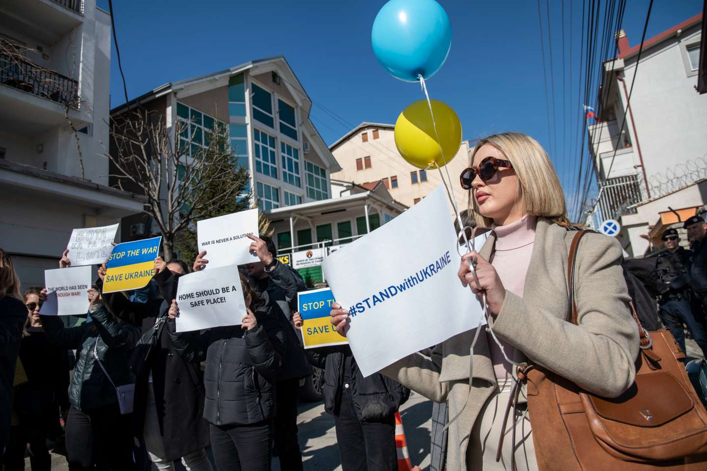 Protestos contra a invasão da Ucrânia em Pristina, Kosovo
