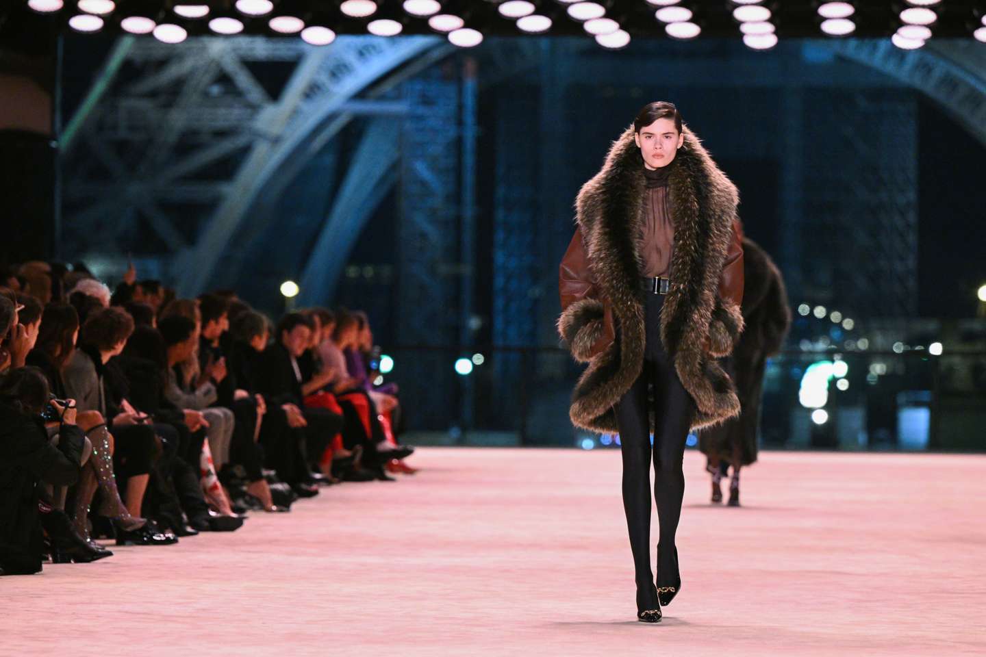 Saint Laurent : Runway - Paris Fashion Week - Womenswear F/W 2022-2023
