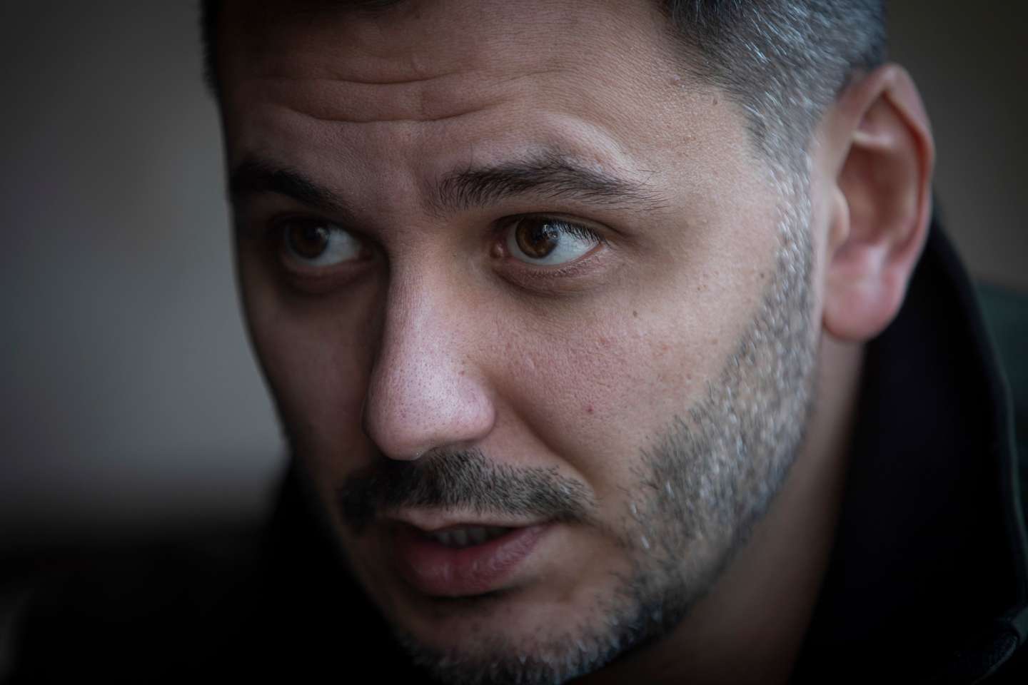 Entrevista ao deputado Yegor Chernev do parlamento ucraniano. A Rússia, a mando do seu presidente, Vladimir Putin, invadiu a Ucrânia no passado dia 24 de fevereiro de 2022. Kiev, Ucrânia, 18 de março de 2022. JOÃO PORFÍRIO/OBSERVADOR