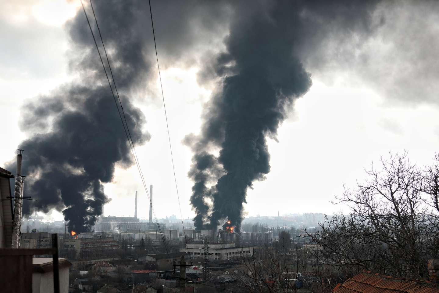 Rocket strikes at oil refinery and oil depot in Odesa