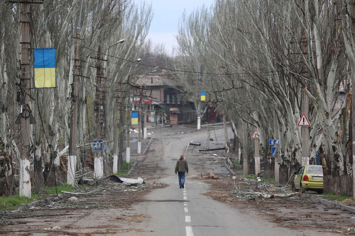 Mariupol's last stronghold Azovstal plant still resists against Russian forces