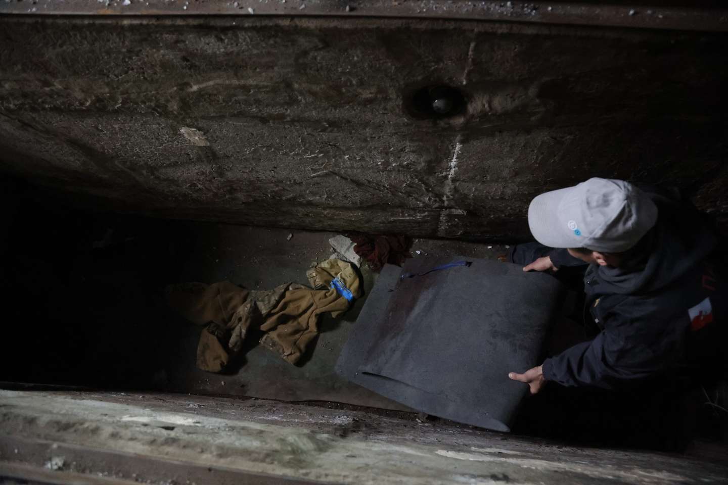 Mariupol's last stronghold Azovstal plant still resists against Russian forces