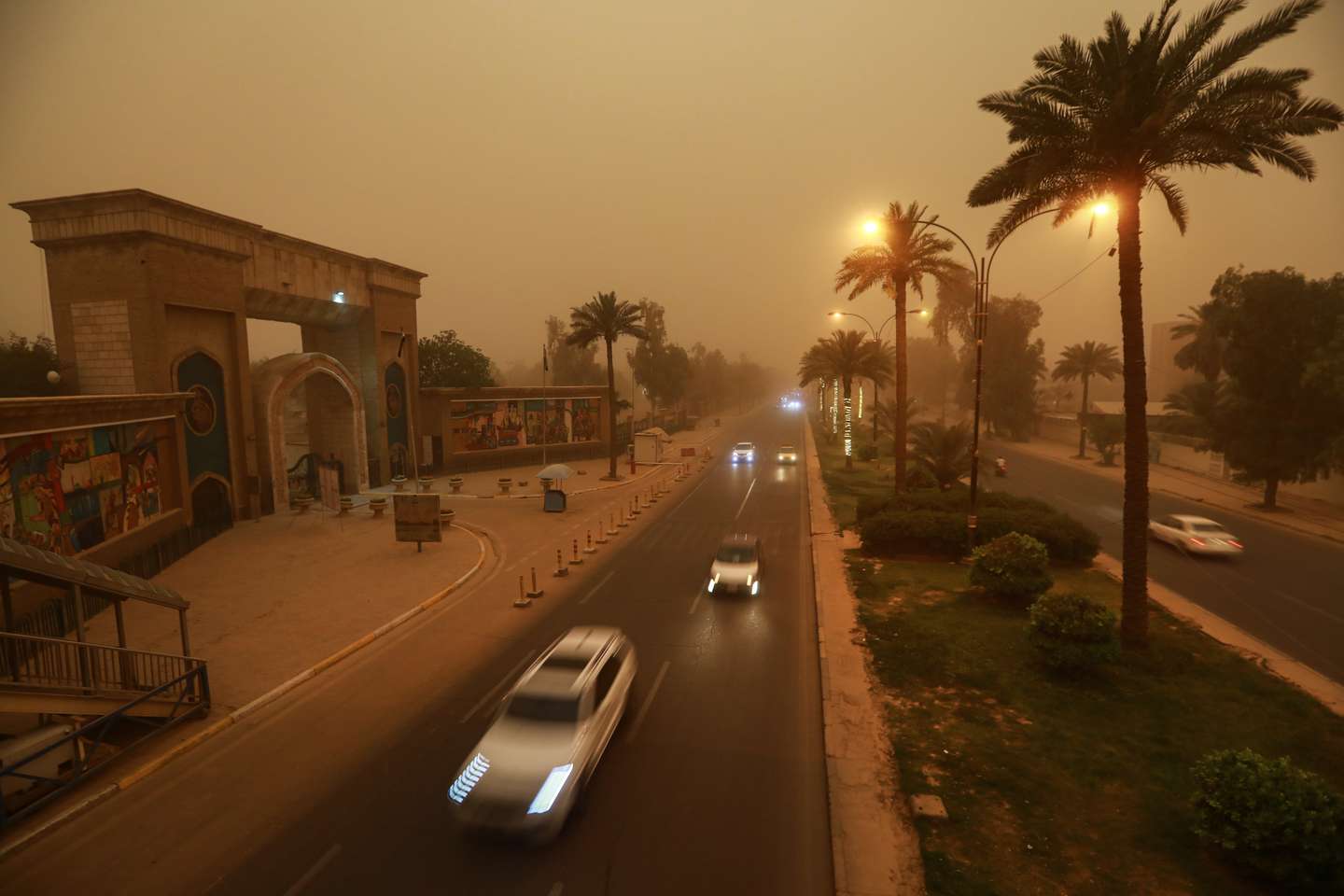 Dust storms hit Iraq