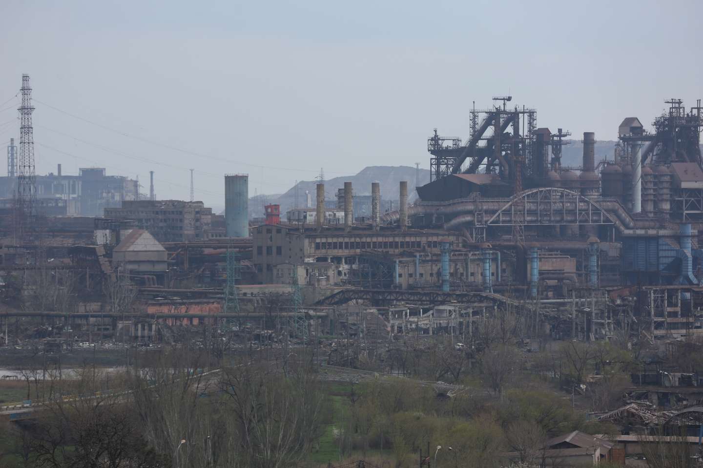 Mariupol's last stronghold Azovstal plant still resists against Russian forces