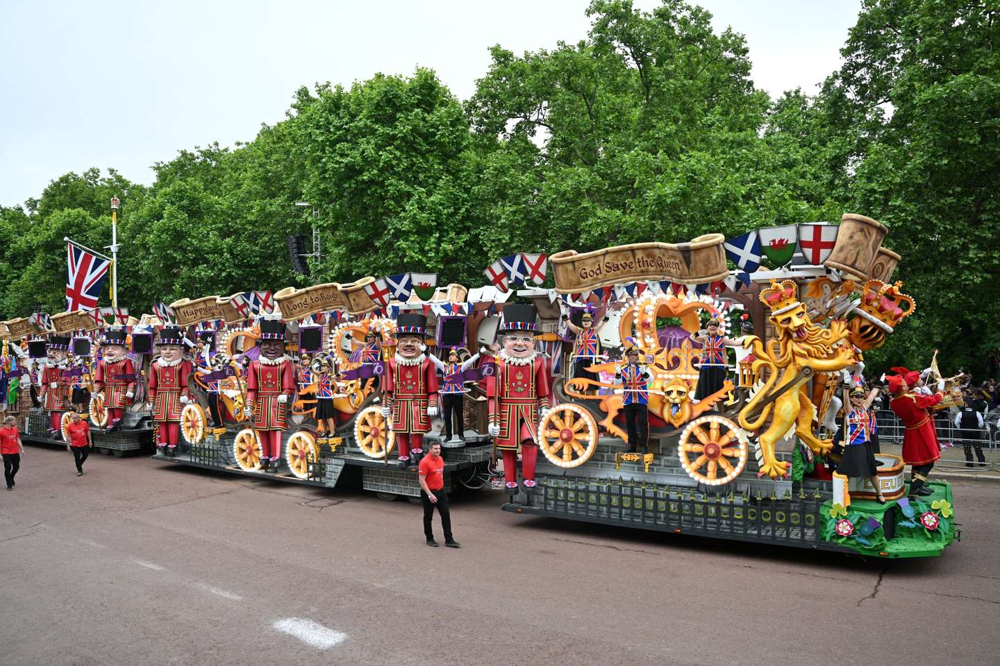Queen Elizabeth II Platinum Jubilee 2022 - Platinum Pageant