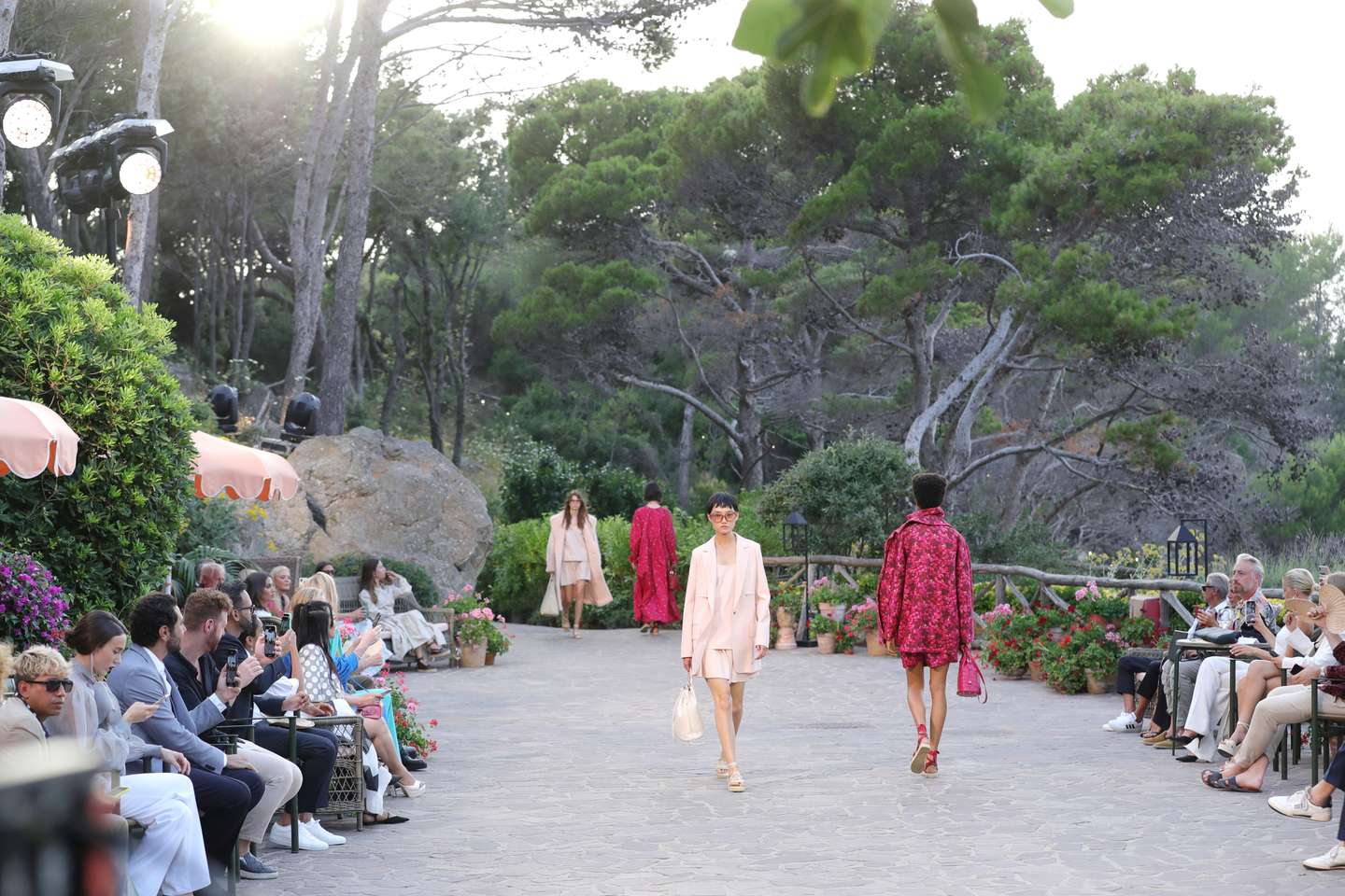 Max Mara Resort 2022 Collection Show - Runway