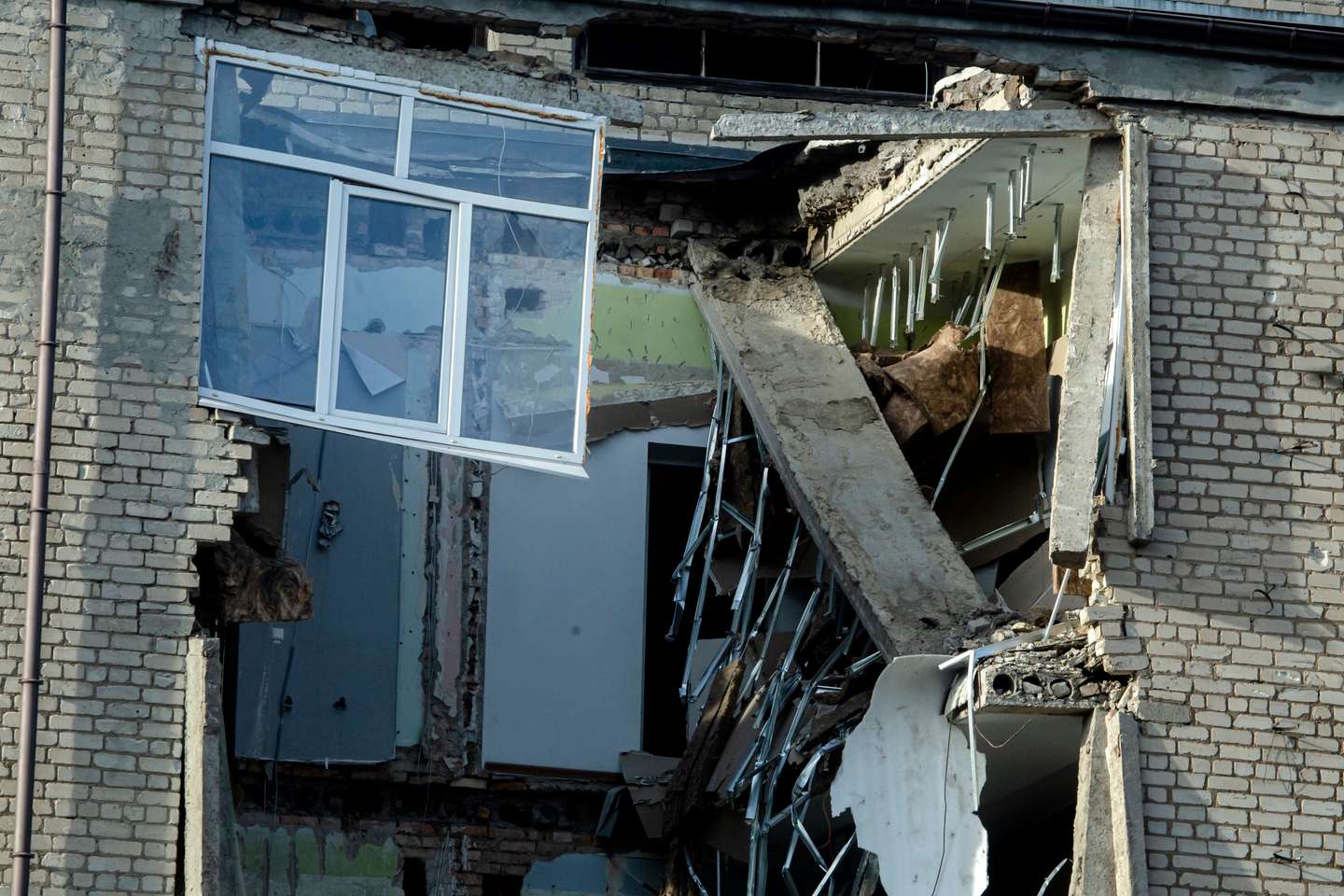 People Live In Front-Line Bakhmut Under Constant Shelling