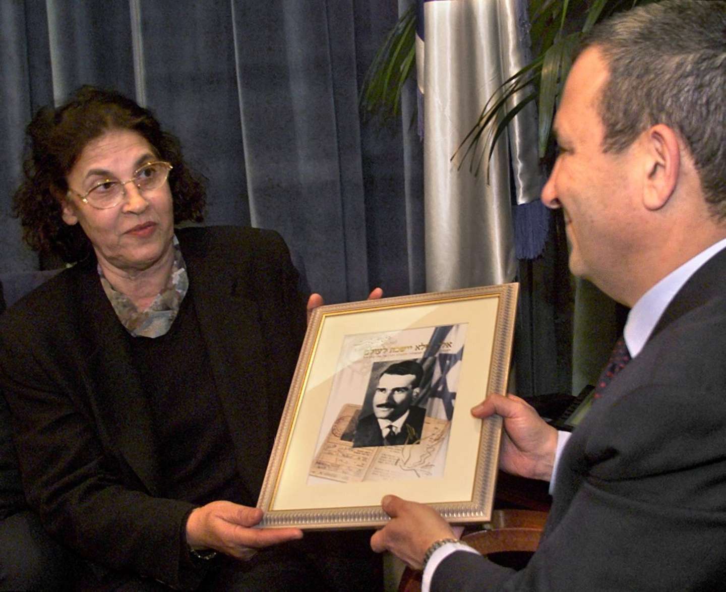 A viúva Nadia Cohen com o primeiro-ministro