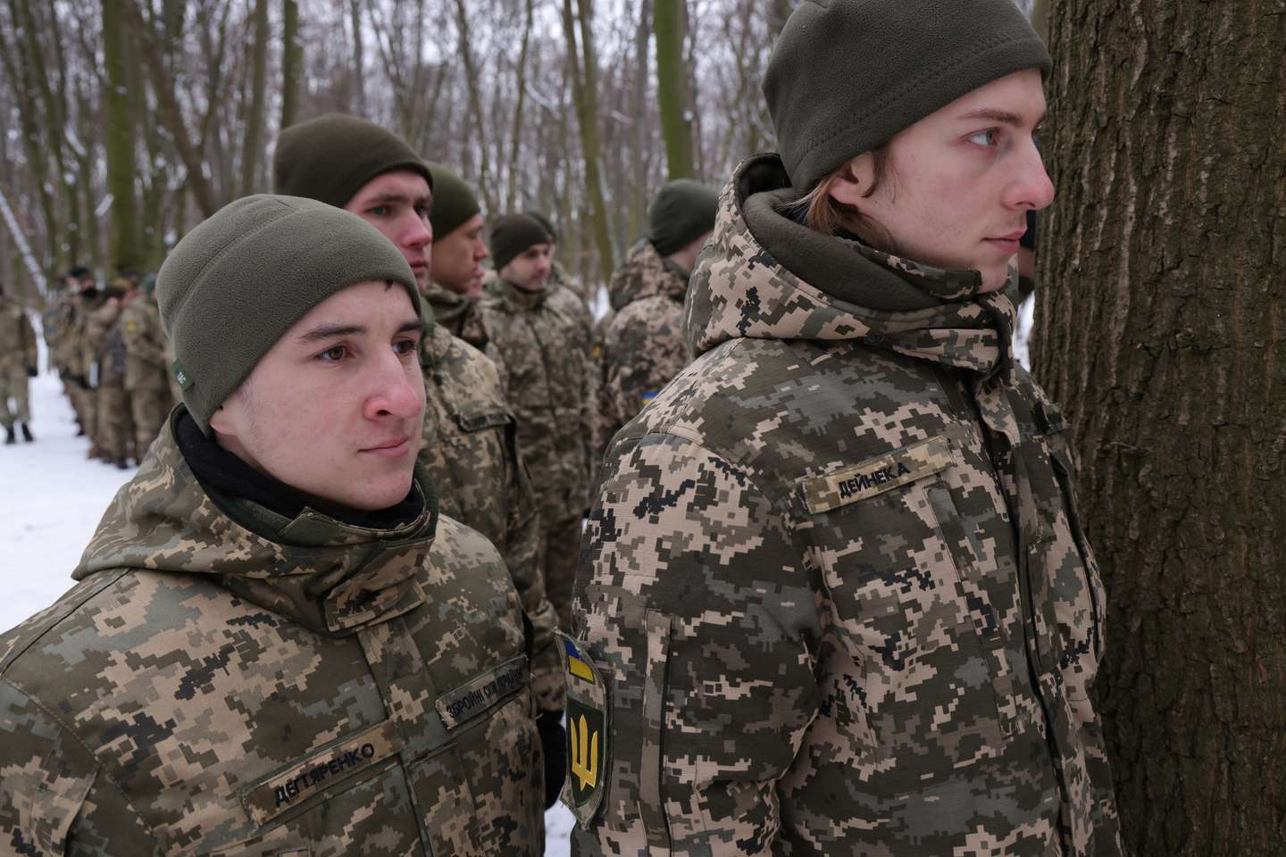 Civis ucranianos realizam treinos militares voluntários nos arredores de Kiev, na preparação de um corpo paramilitar que irá apoiar o exército ucraniano em caso de invasão por parte da Rússia