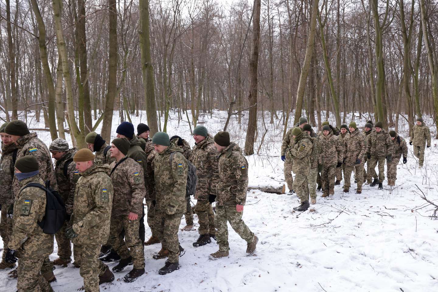 Civis ucranianos realizam treinos militares voluntários nos arredores de Kiev, na preparação de um corpo paramilitar que irá apoiar o exército ucraniano em caso de invasão por parte da Rússia