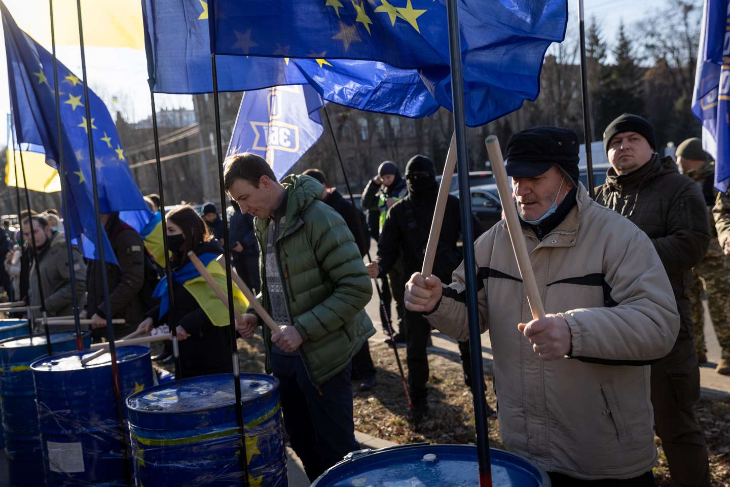 Kyiv Reacts To Looming Threat Of Invasion