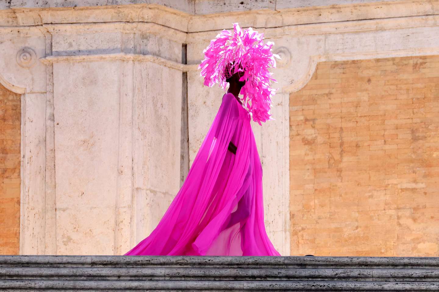 Valentino Haute Couture Fall/Winter 22/23 - Runway