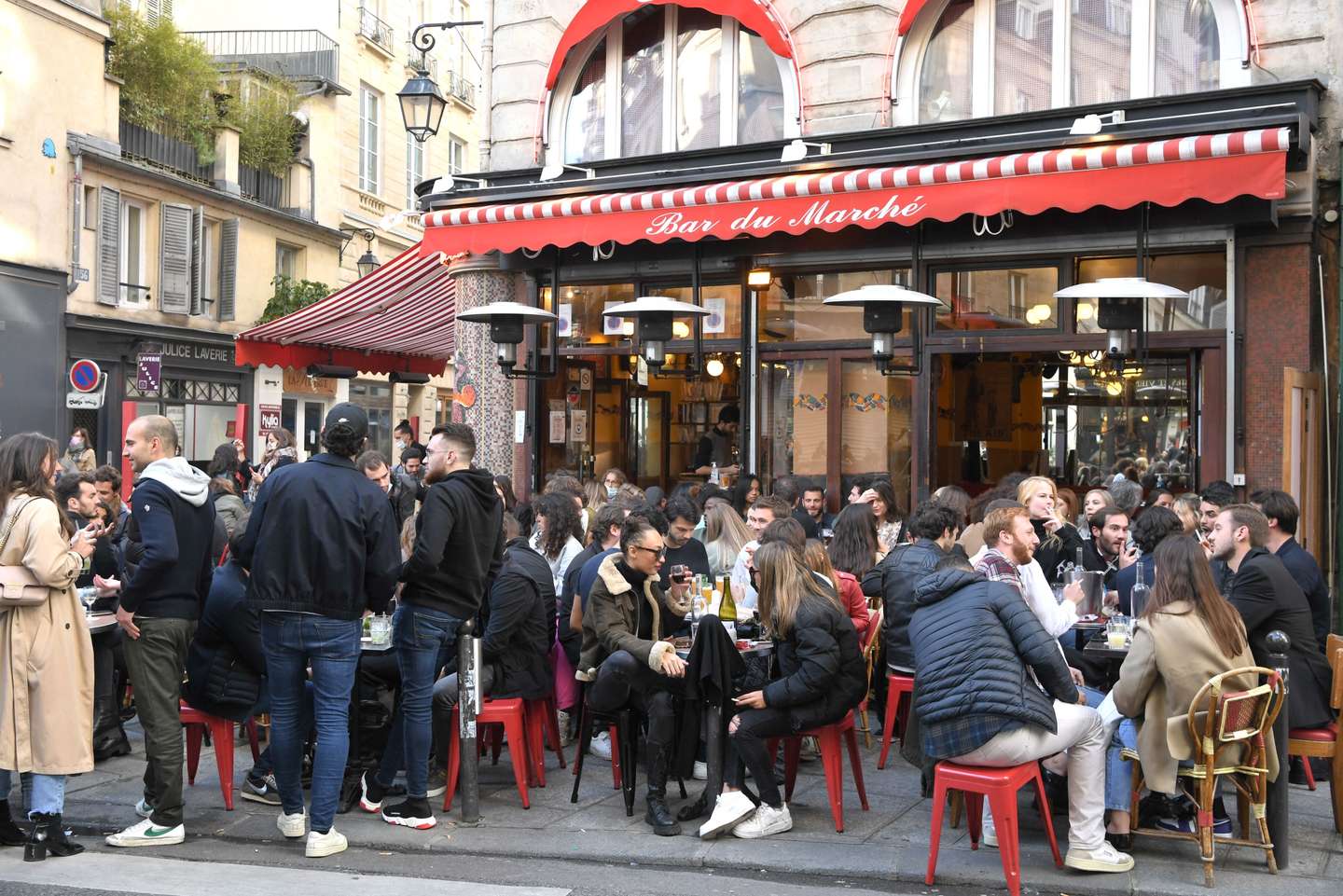 FRANCE-HEALTH-VIRUS-CULTURE-RESTAURANTS