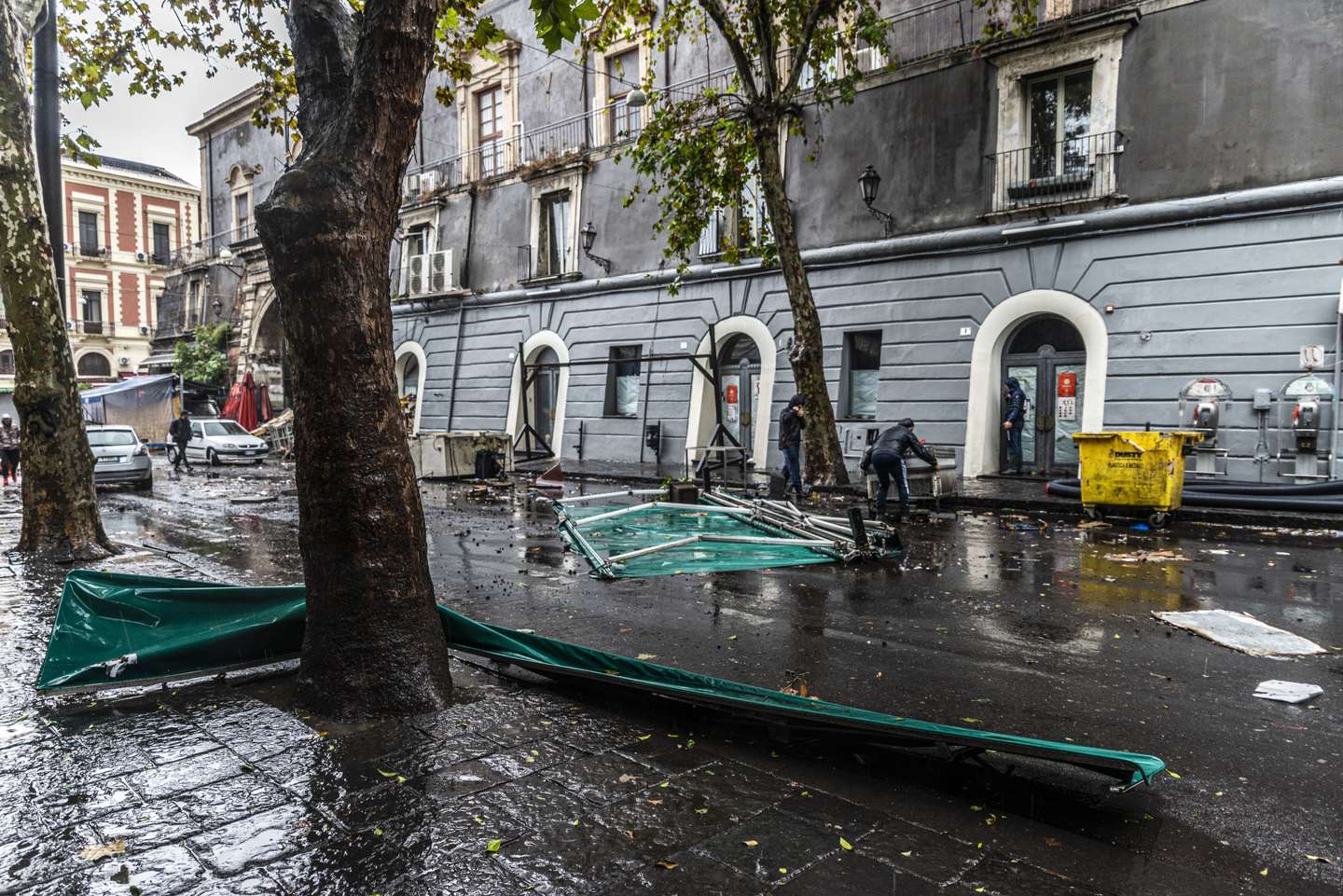 Inundações causadas por tempestade rara em Catania, Itália
