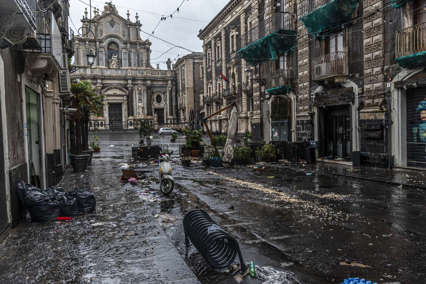 Inundações causadas por tempestade rara em Catania, Itália