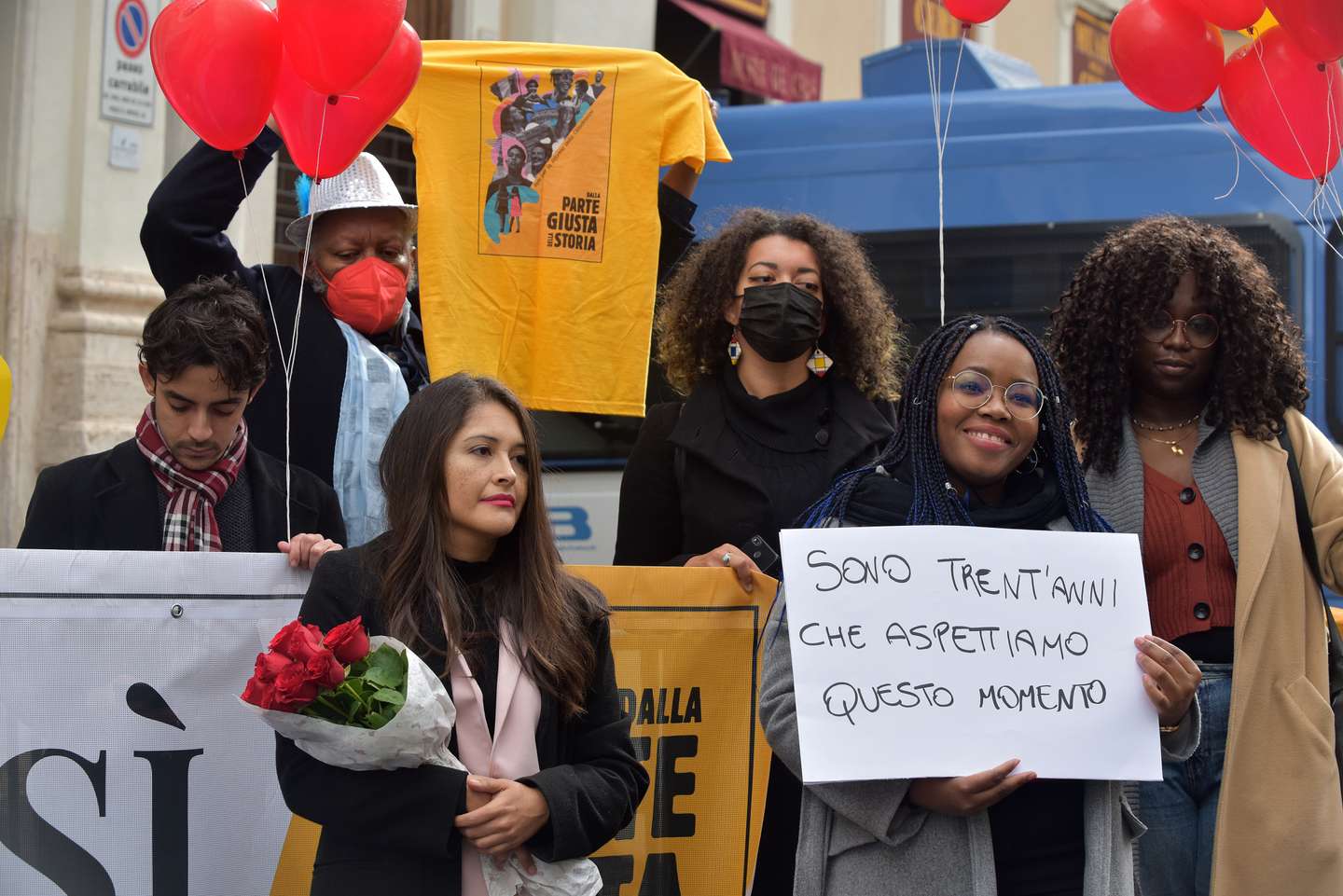 Celebração do Dia de São Valentim, também conhecido como Dia dos Namorados, na Itália, onde se realizou um protesto contra a lei que exige matrimónio, prova de ascendência italiana ou provas de residência para se ser um cidadão italiano