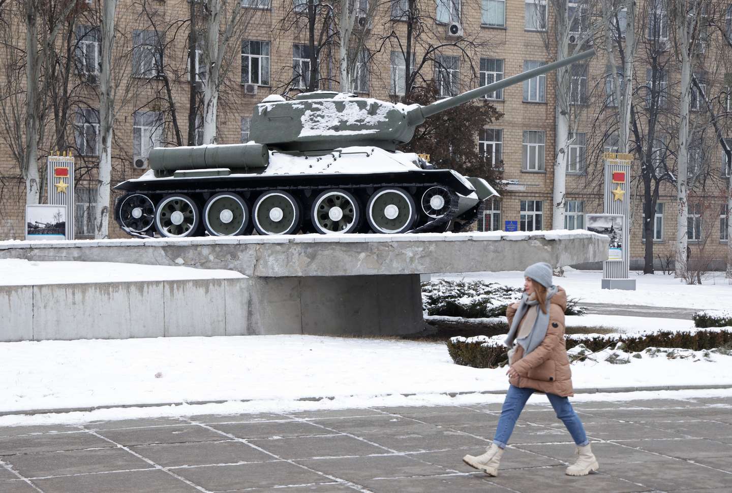 Everyday Life In Kyiv As Foreign Powers Negotiate Over Ukraine's Fate