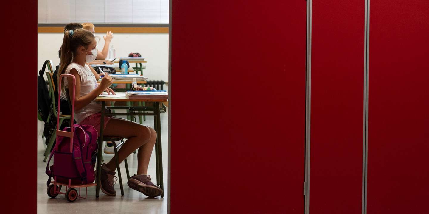 TOPSHOT-SPAIN-HEALTH-VIRUS-SCHOOLS