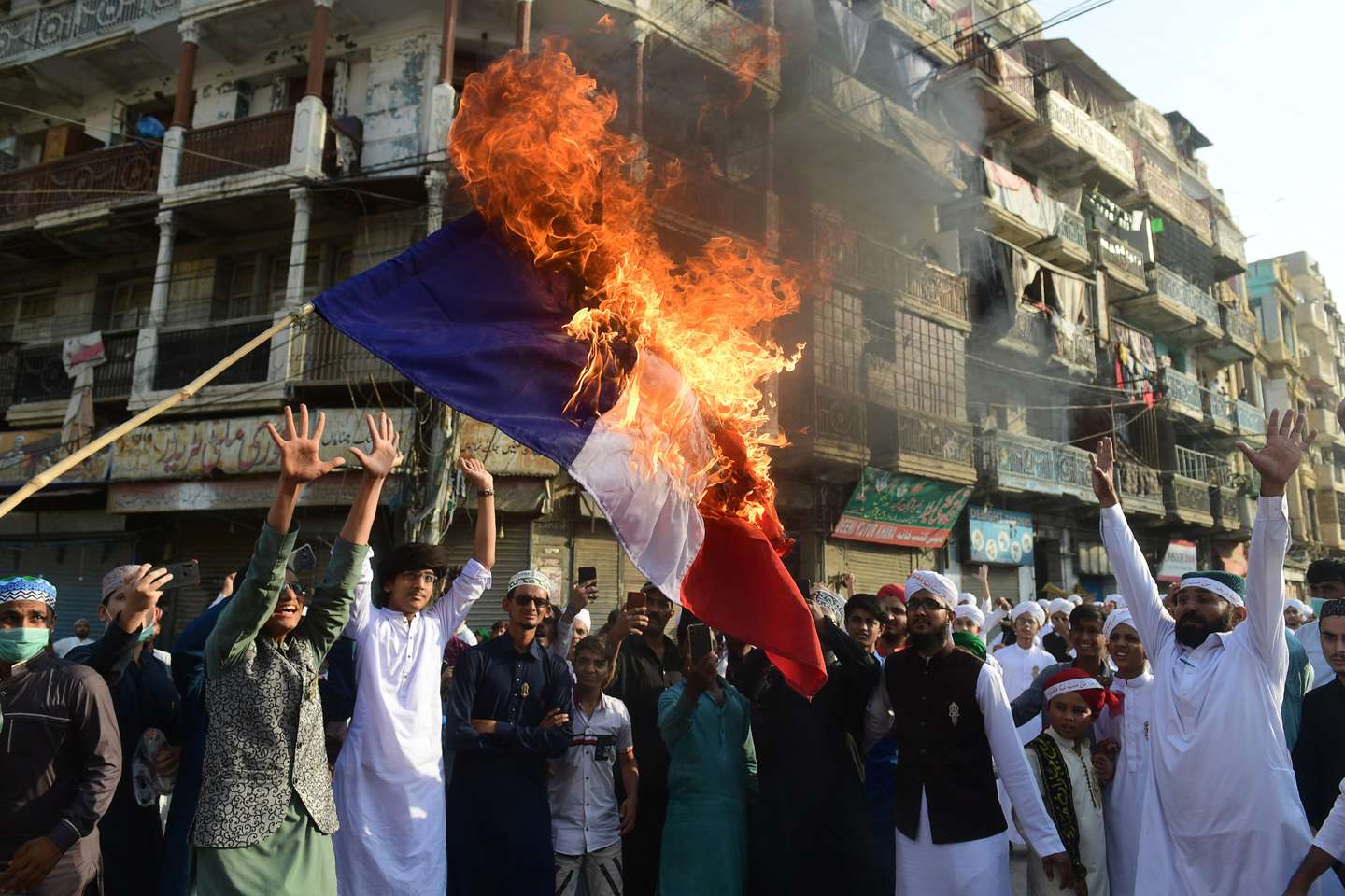 TOPSHOT-PAKISTAN-FRANCE-ATTACK-RELIGION-ISLAM