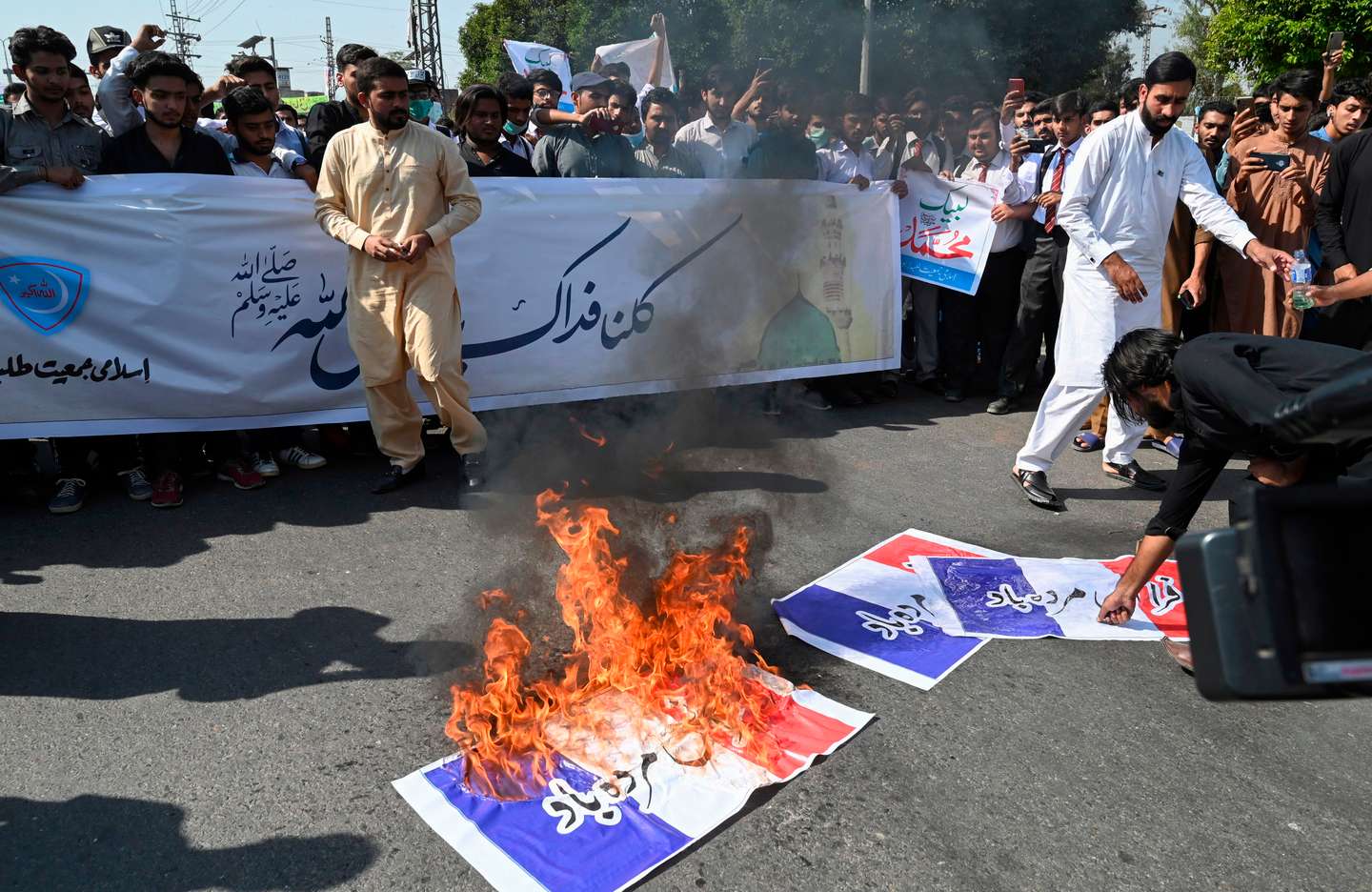 PAKISTAN-FRANCE-ATTACK-ISLAM-RELIGION