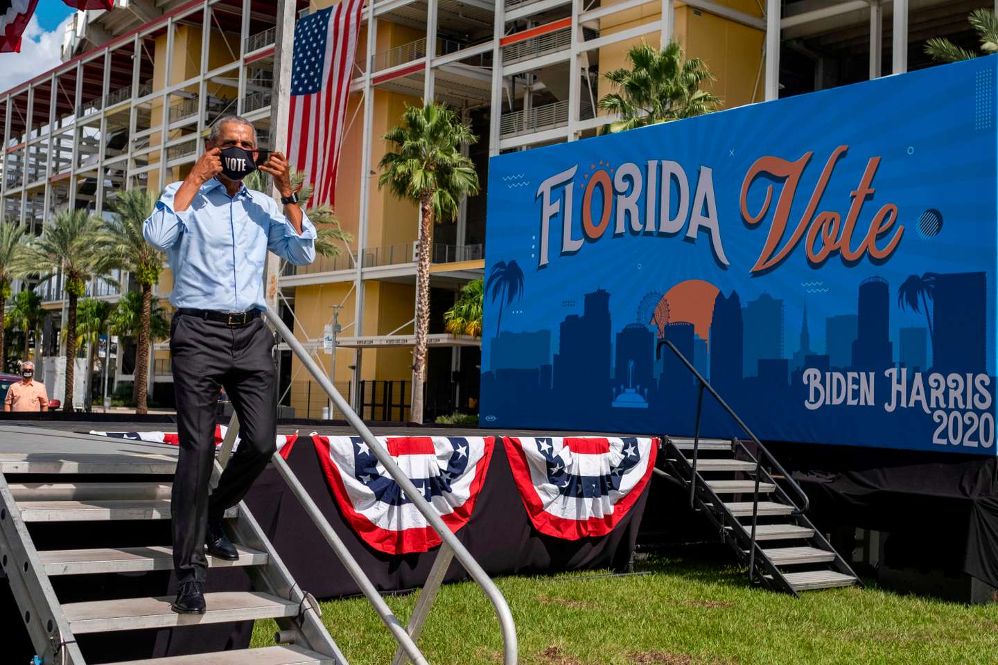 US-VOTE-BIDEN-OBAMA