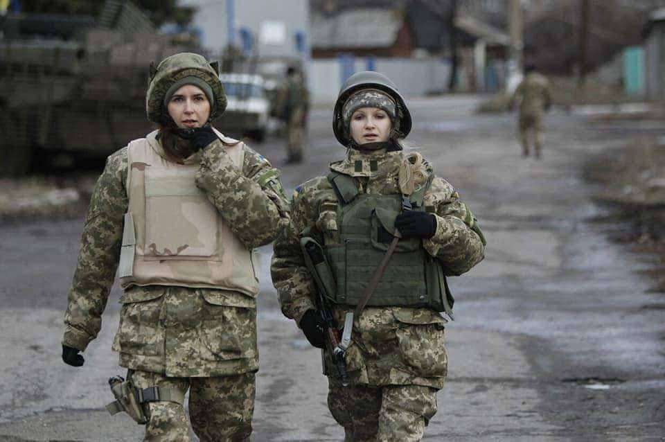 Mulheres ucranianas no exército